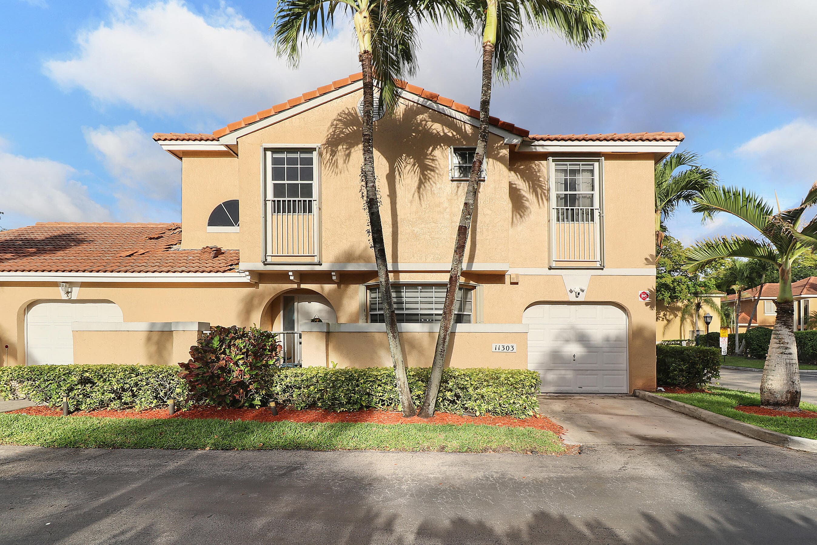 11303 Lakeview Drive 8-m, Coral Springs, FL 33071 — photo 1 of 34