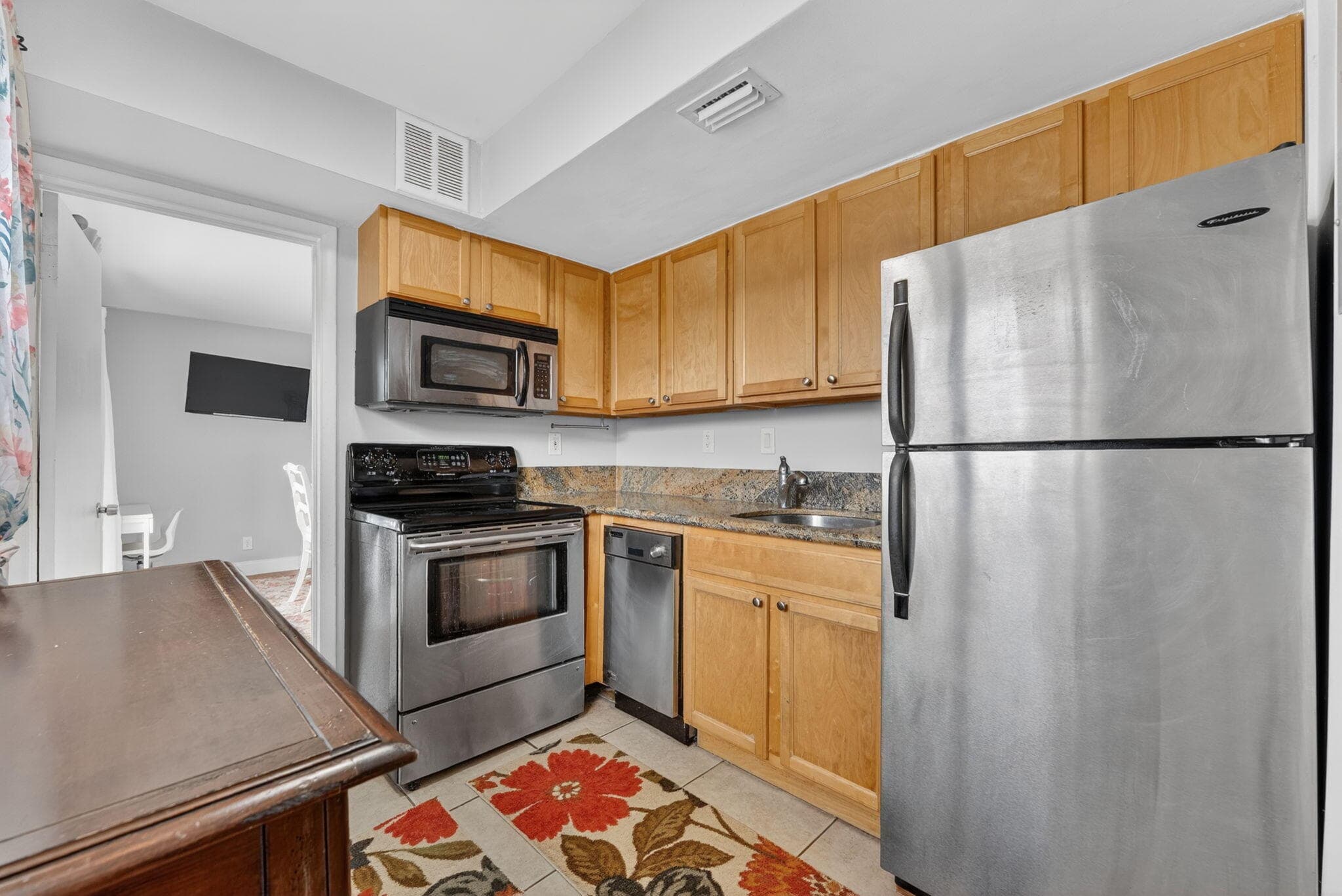 1380 NE 40th Drive, Oakland Park, FL 33334 — photo 7 of 20