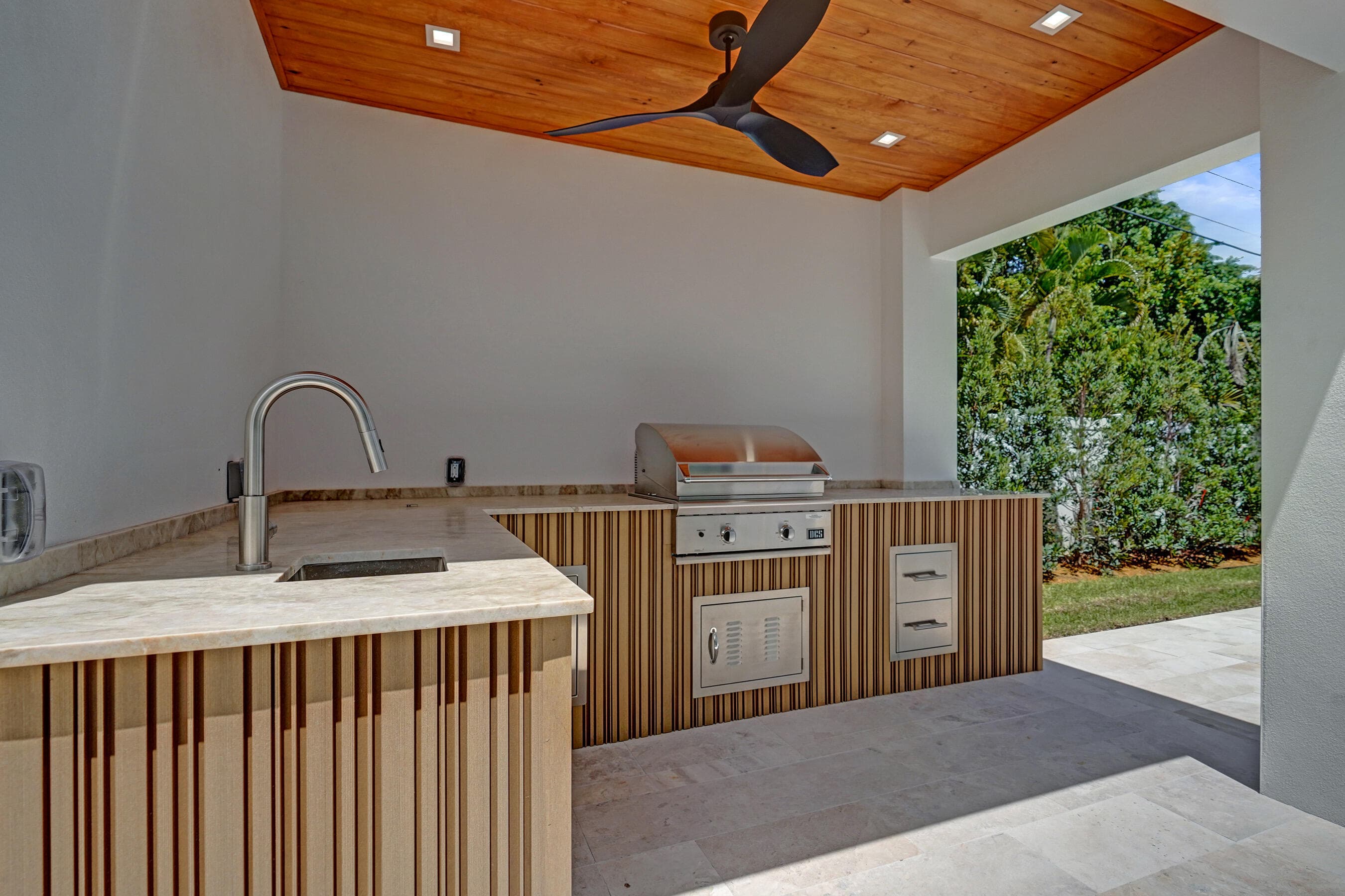 365 NE 3rd Street, Boca Raton, FL 33432 — photo 12 of 41