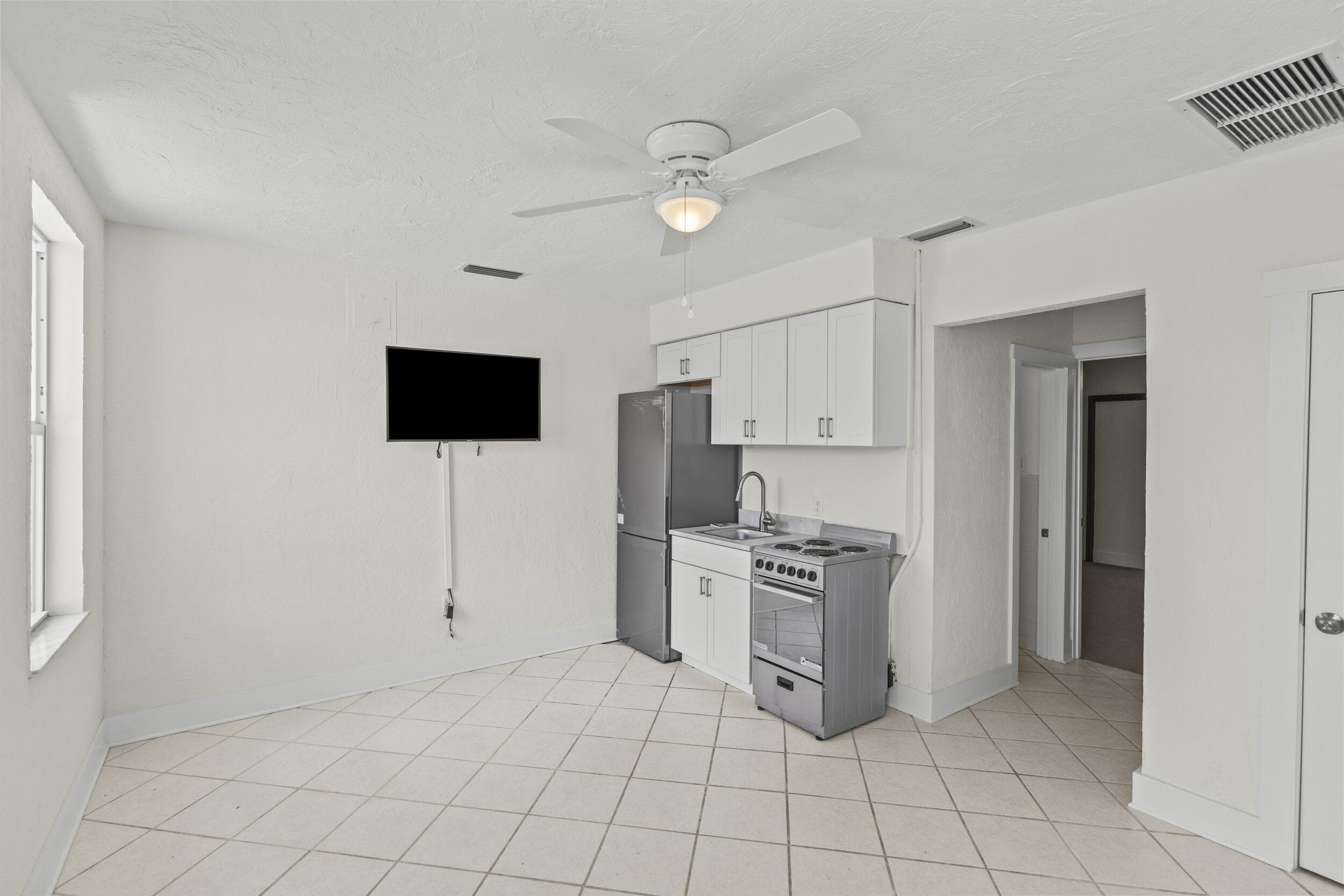 908 Villas Drive 18, Venice, FL 34285 — photo 6 of 44