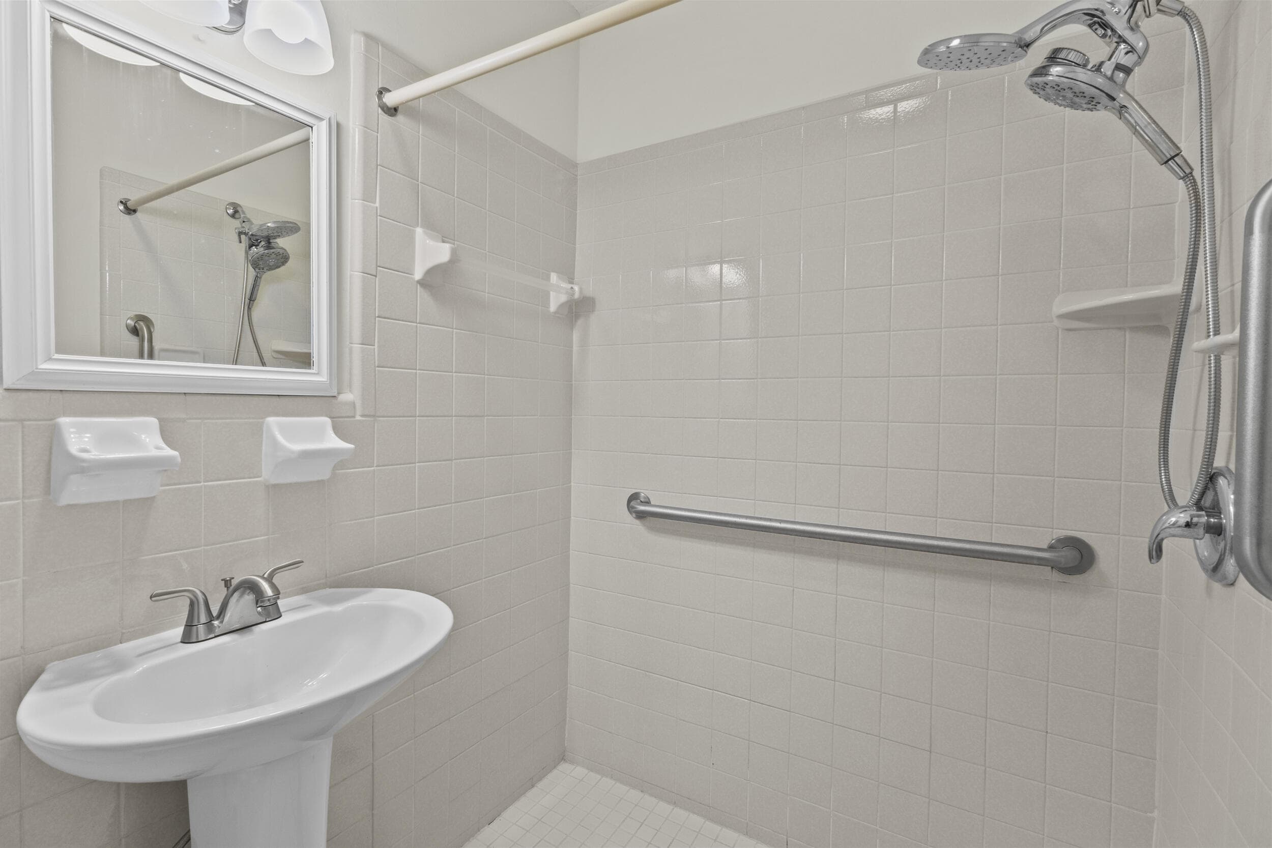 908 Villas Drive 18, Venice, FL 34285 — photo 11 of 44