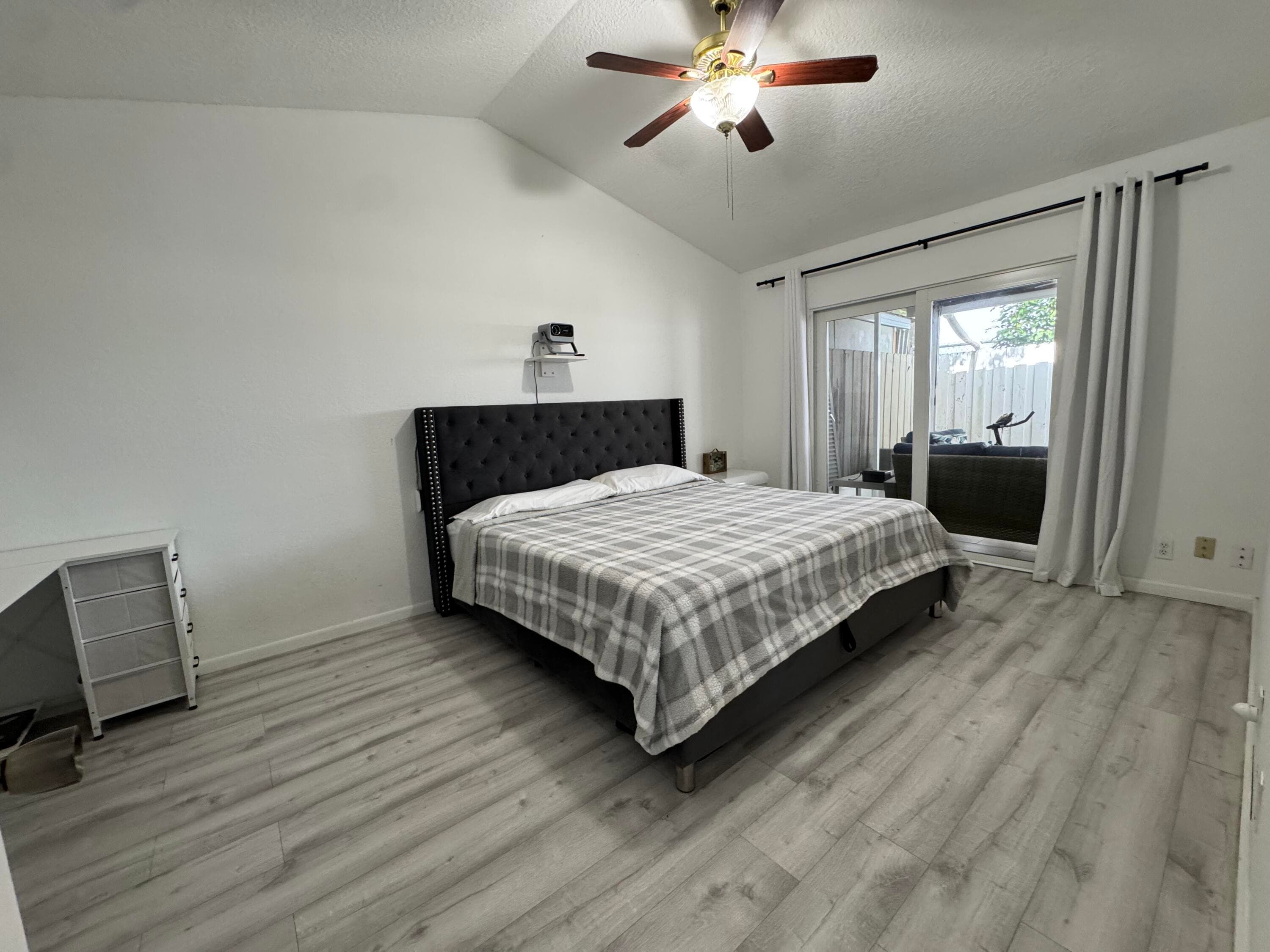 1518 Royal Forest Court, Palm Springs, FL 33406 — photo 23 of 45