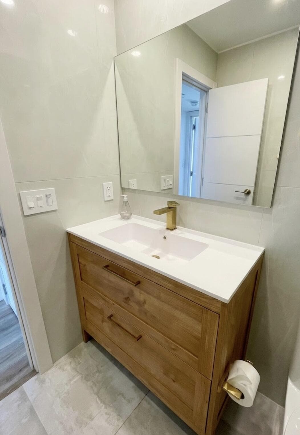 95 N Birch Road 605, Fort Lauderdale, FL 33304 — photo 10 of 17