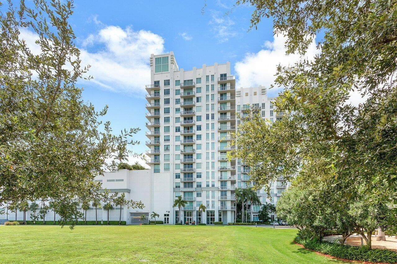 300 S Australian Avenue 1605, West Palm Beach, FL 33401 — photo 3 of 37