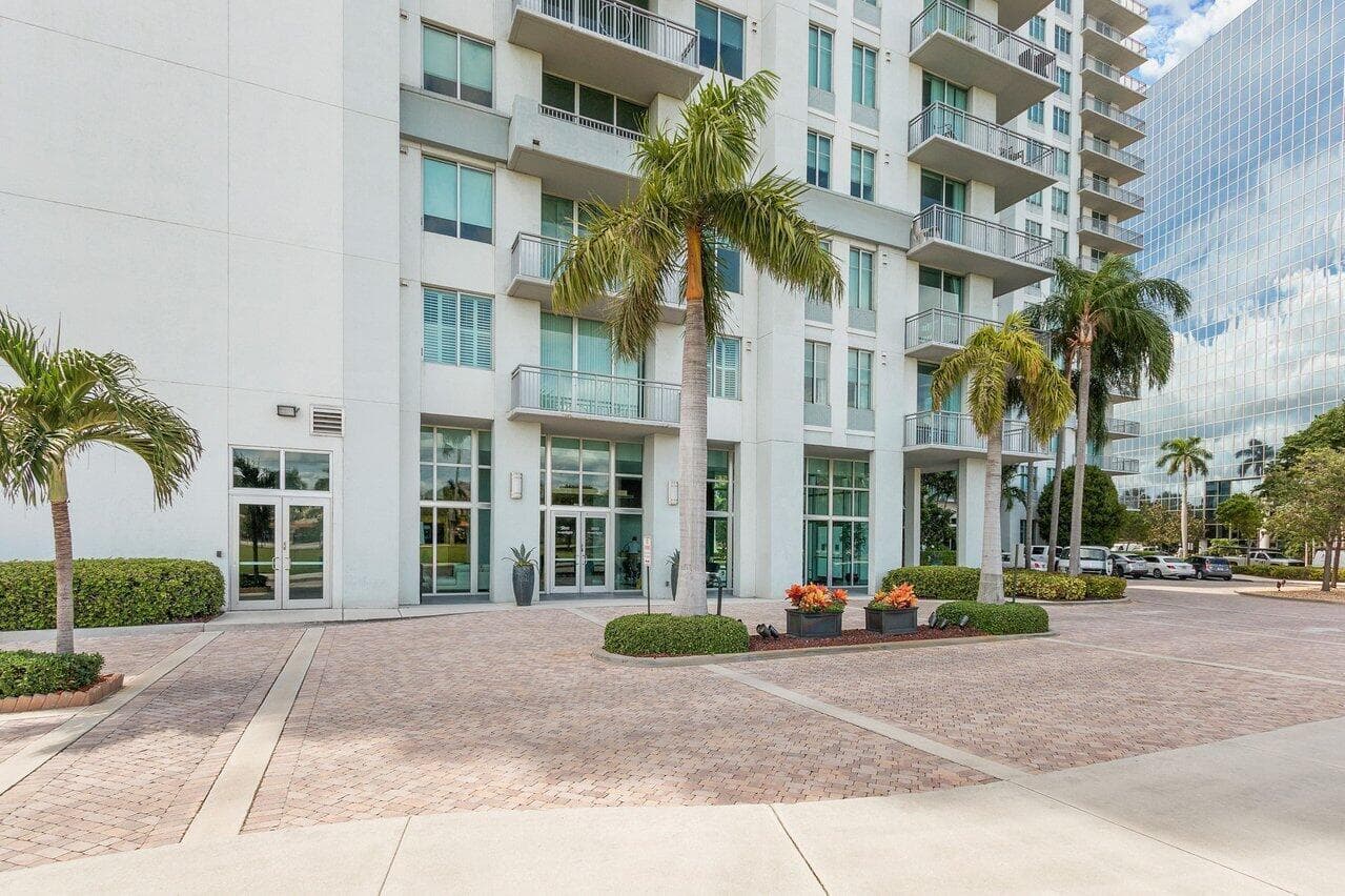 300 S Australian Avenue 1605, West Palm Beach, FL 33401 — photo 4 of 37