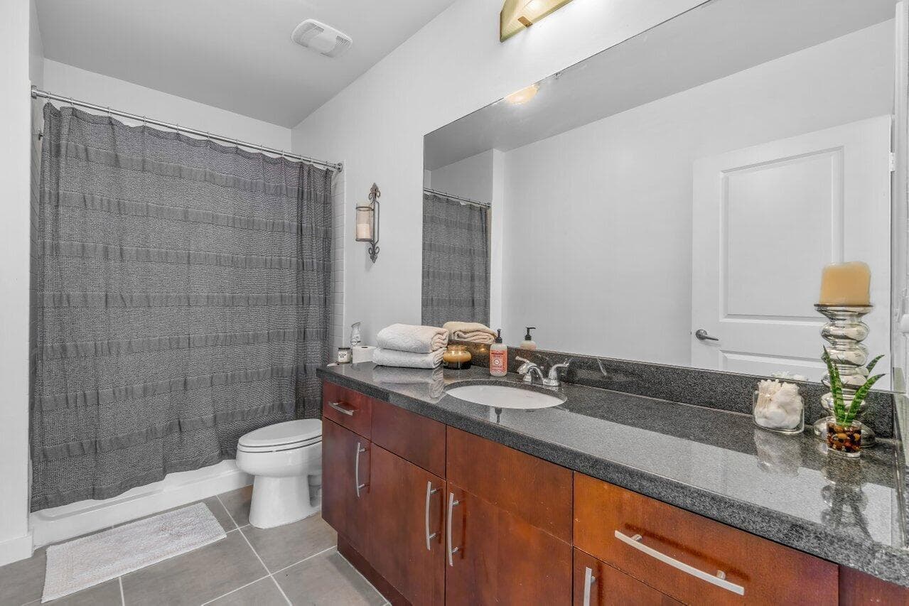 300 S Australian Avenue 1605, West Palm Beach, FL 33401 — photo 18 of 37