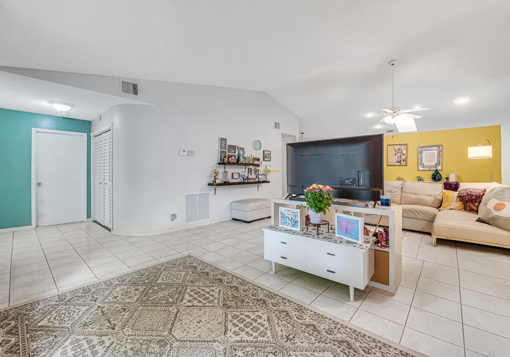 3033 NW 95th Avenue, Coral Springs, FL 33065 — photo 8 of 37