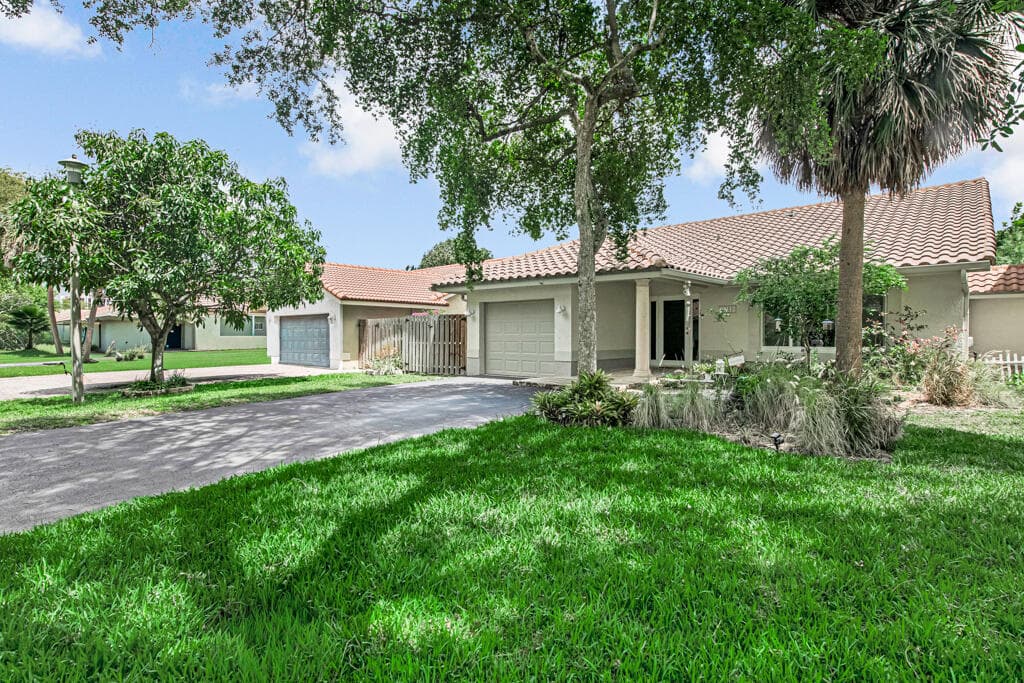 3033 NW 95th Avenue, Coral Springs, FL 33065 — photo 2 of 37