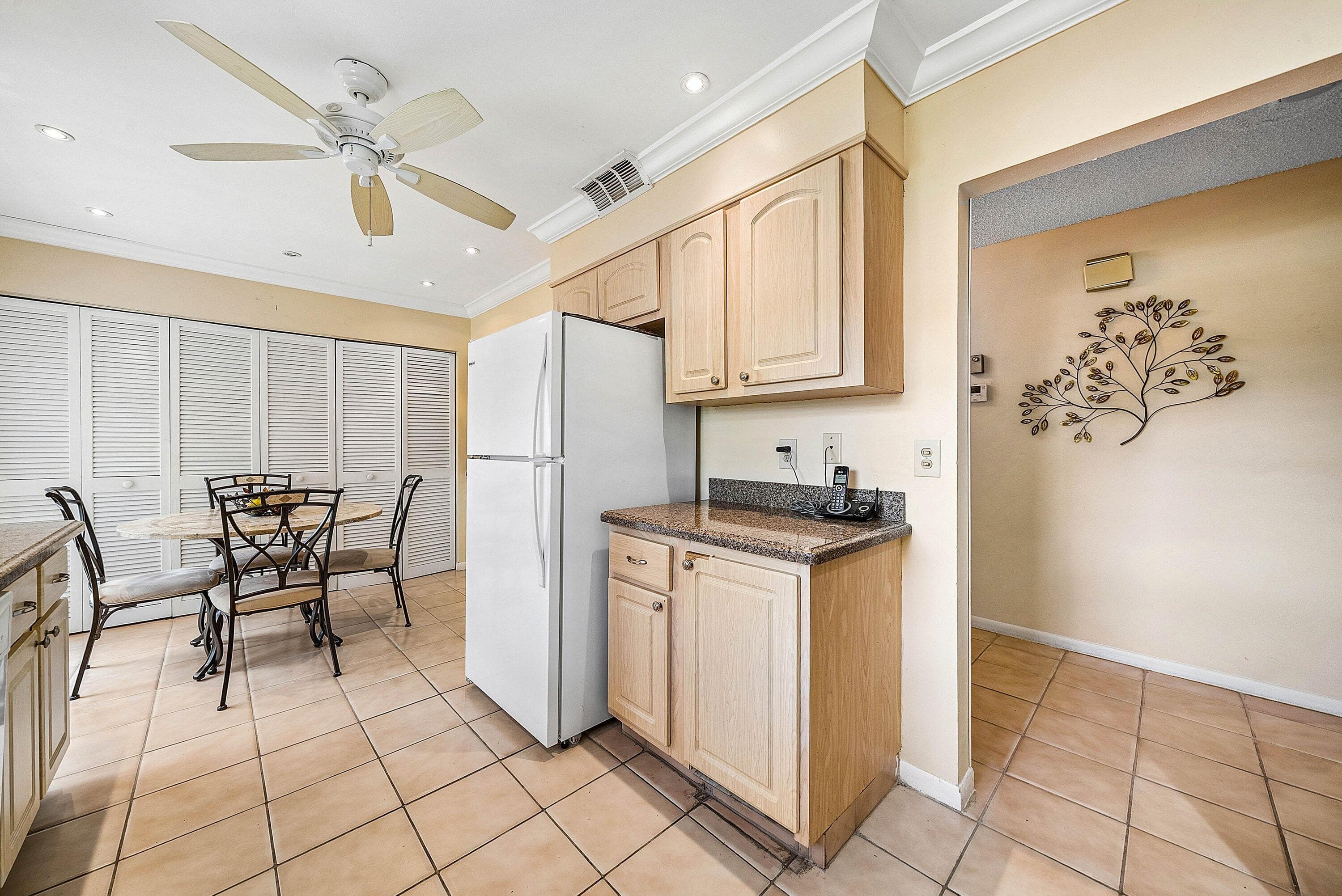 21875 Arriba Real 18b, Boca Raton, FL 33433 — photo 14 of 45