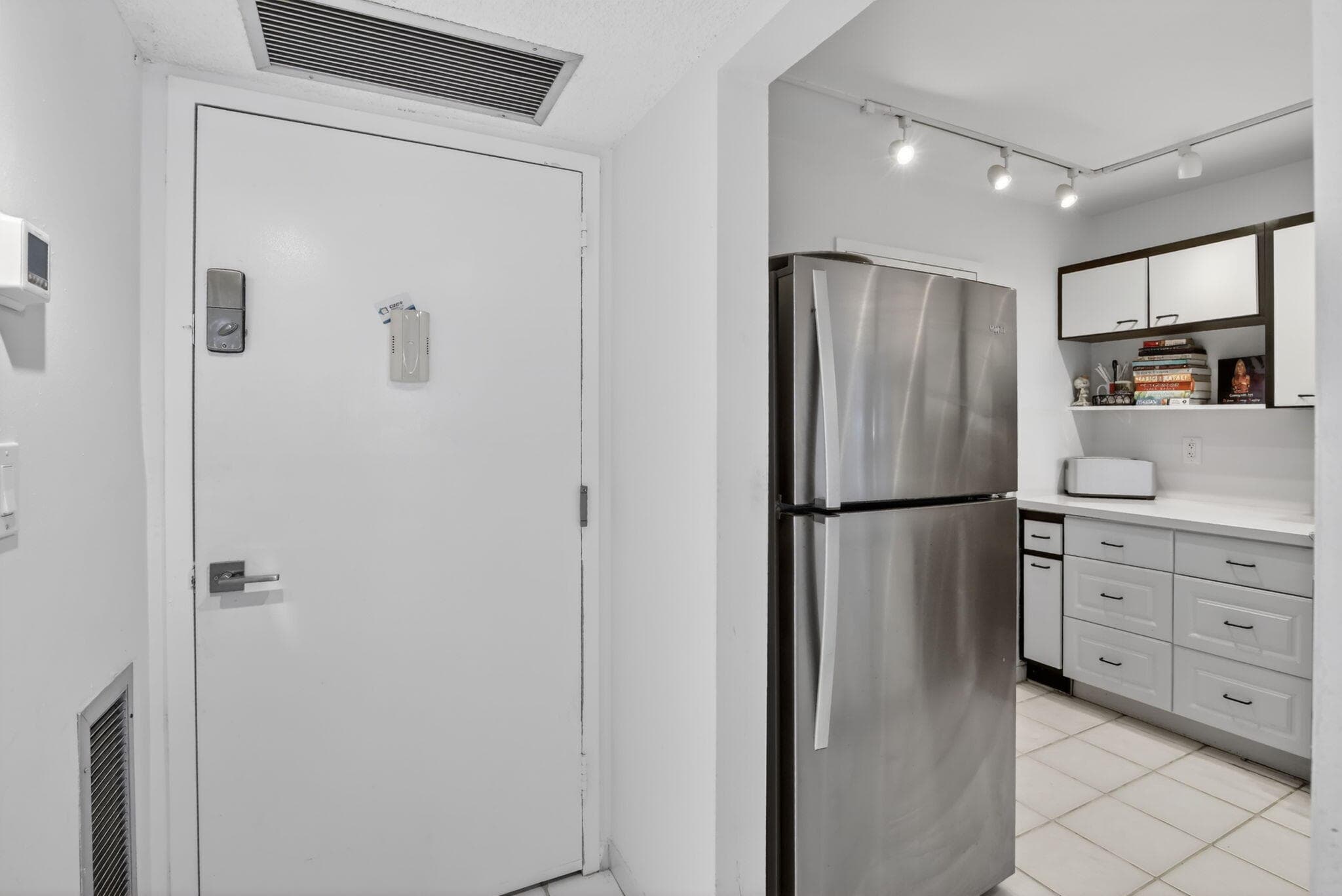 1160 N Federal Highway 517, Fort Lauderdale, FL 33304 — photo 7 of 68