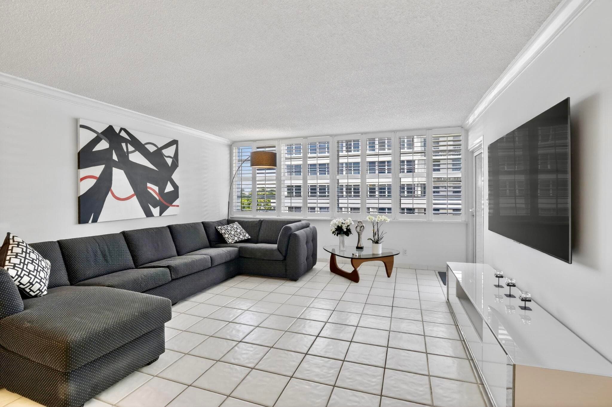 1160 N Federal Highway 517, Fort Lauderdale, FL 33304 — photo 11 of 68