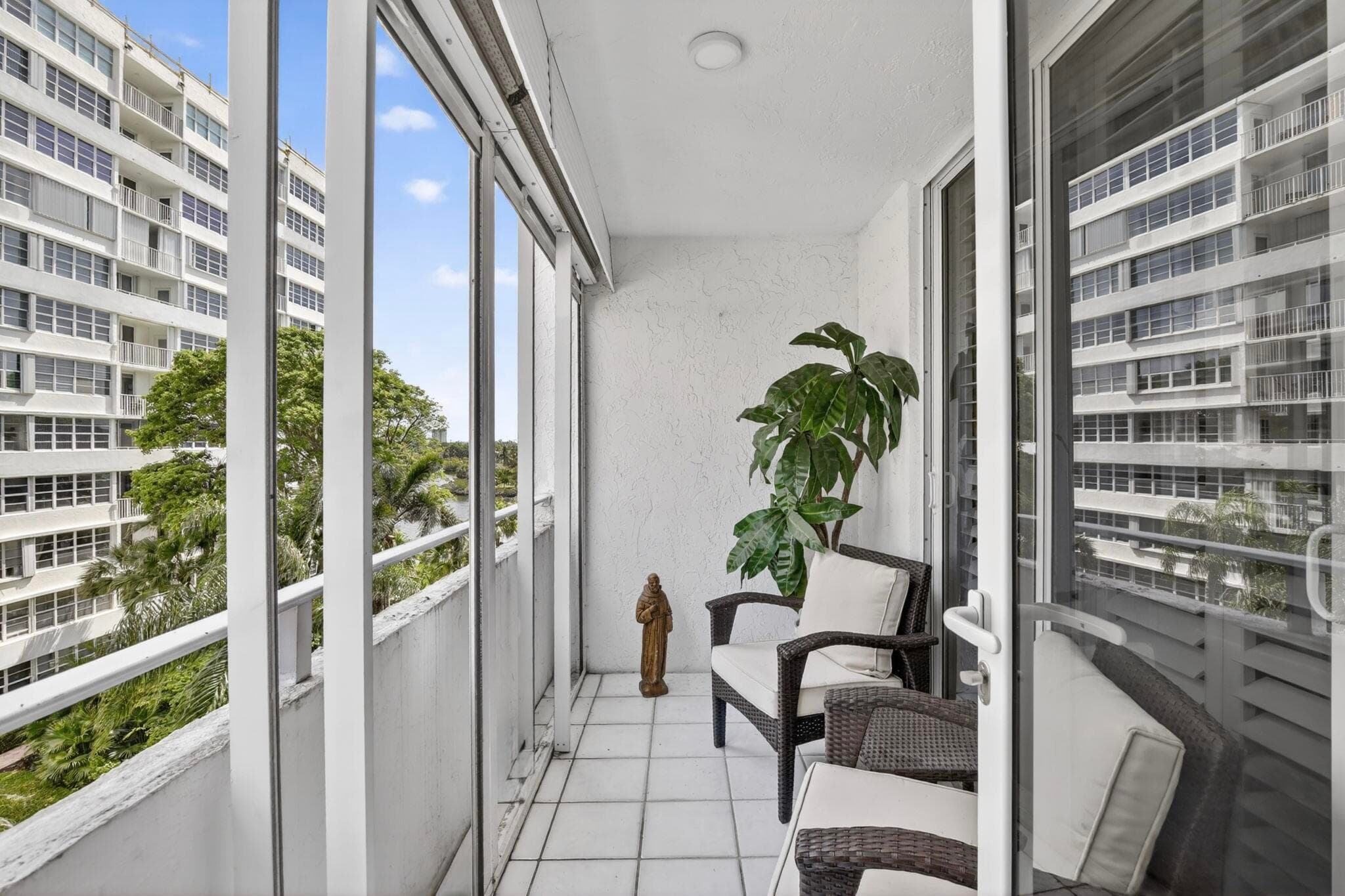 1160 N Federal Highway 517, Fort Lauderdale, FL 33304 — photo 26 of 68