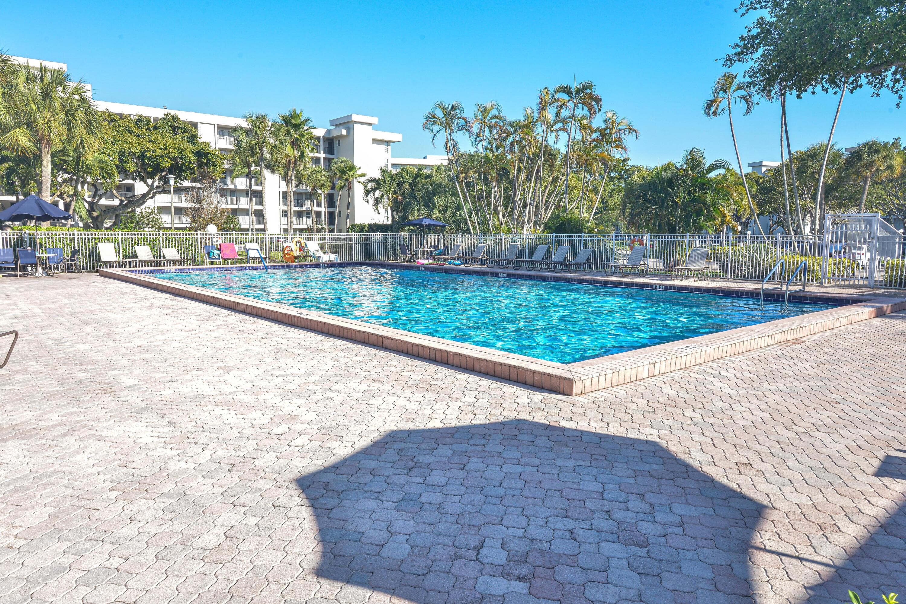 2661 S Course Drive 707, Pompano Beach, FL 33069 — photo 24 of 32