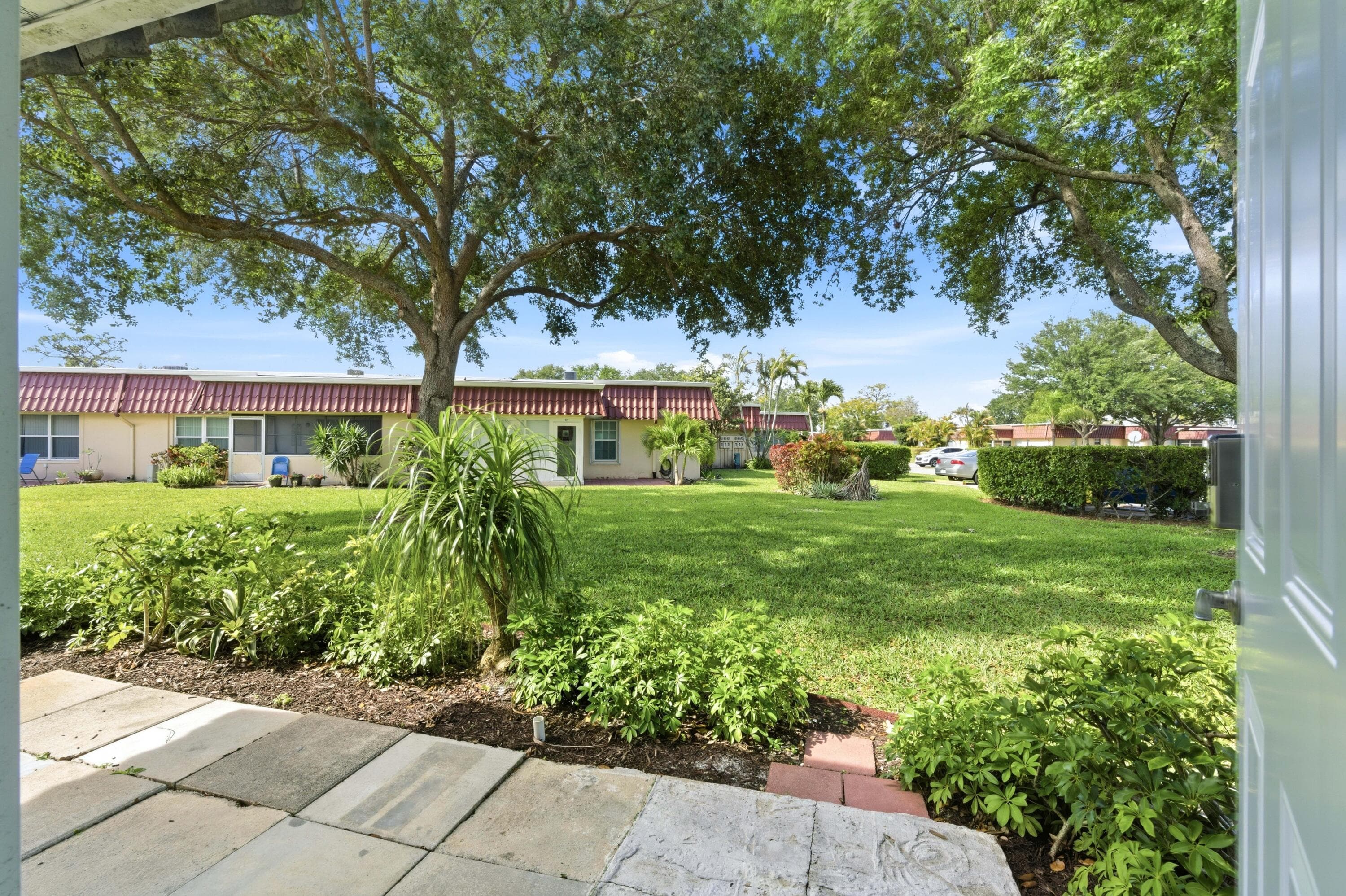 586 Laconia Circle, Lake Worth, FL 33467 — photo 21 of 32