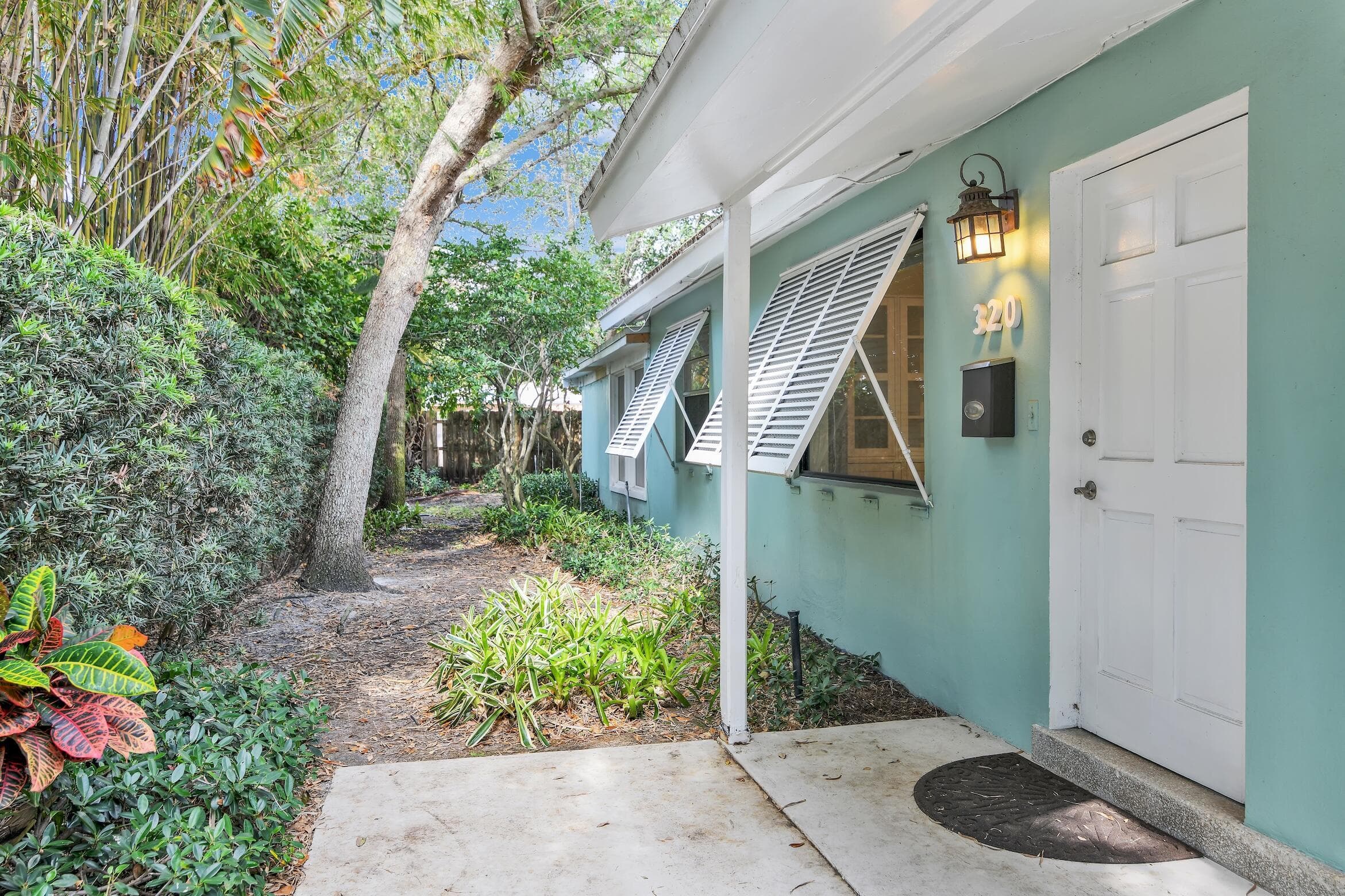 320 NE 1st Avenue, Delray Beach, FL 33444 — photo 3 of 28