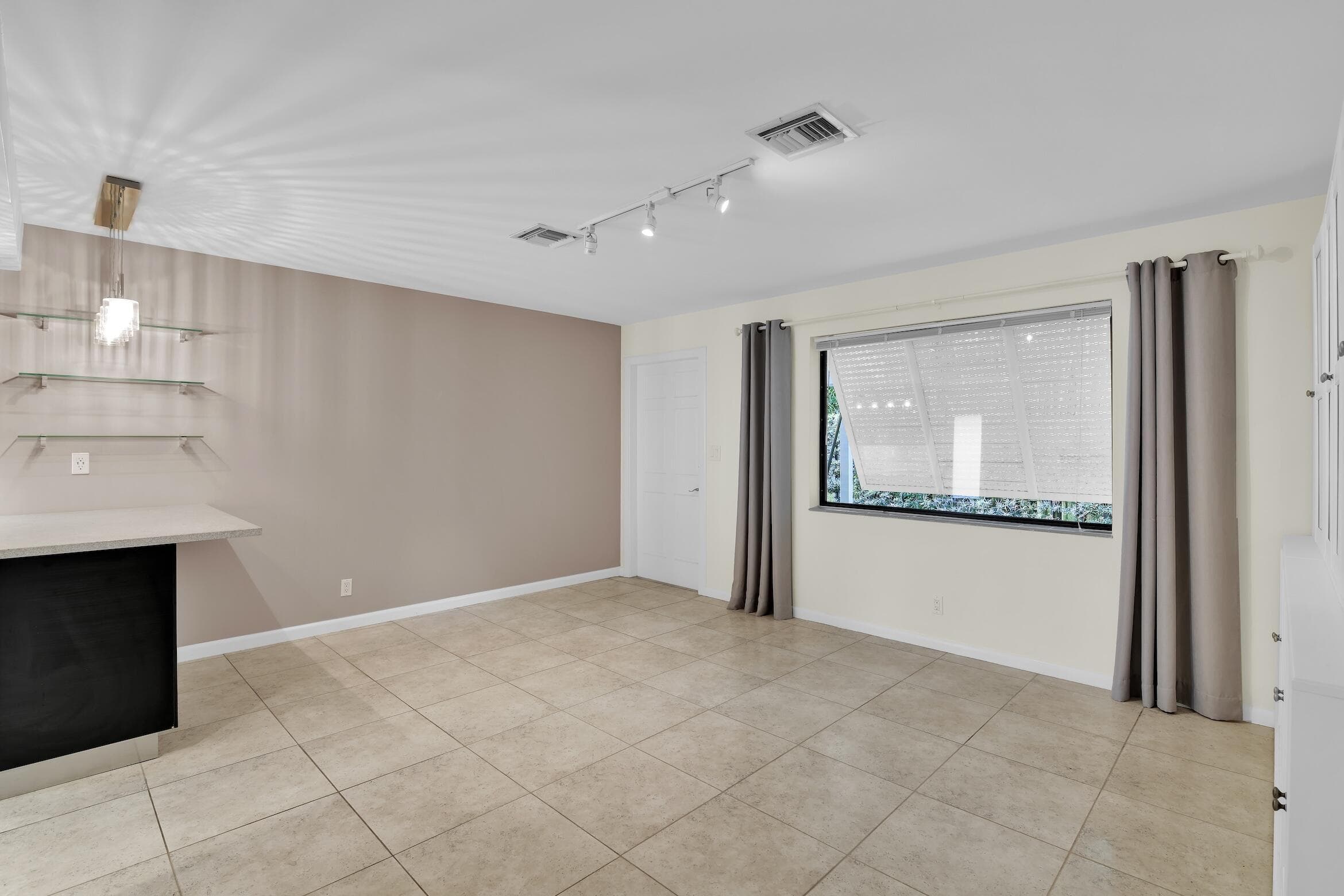 320 NE 1st Avenue, Delray Beach, FL 33444 — photo 11 of 28