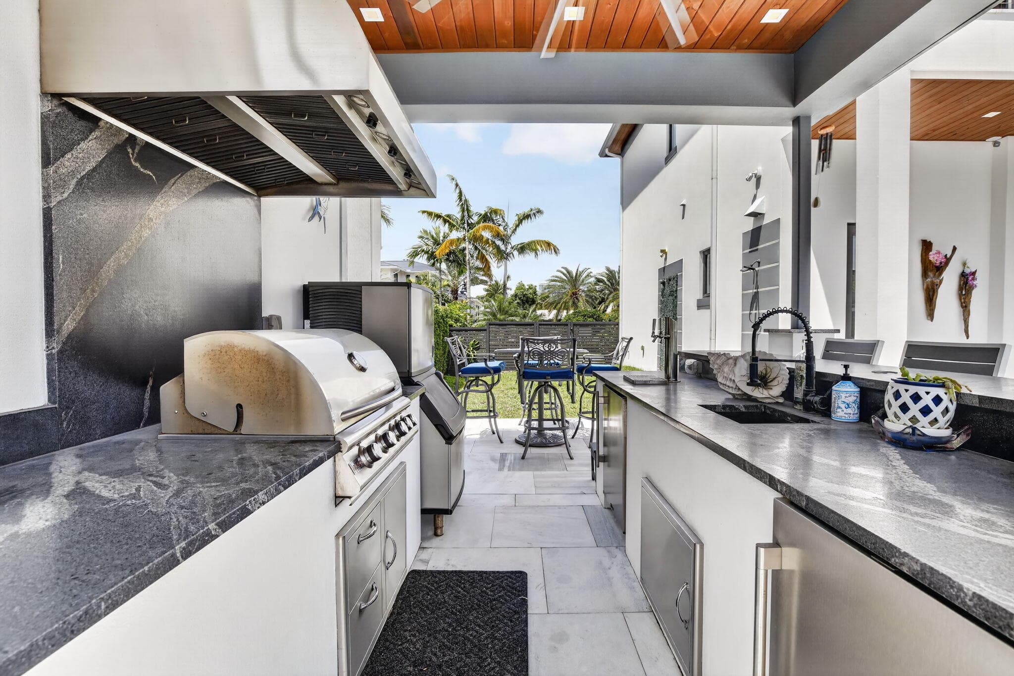 334 Isle Of Capri Drive, Fort Lauderdale, FL 33301 — photo 8 of 161