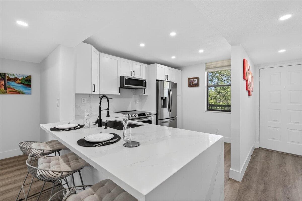 2908 S Carambola Cir S S 301, Coconut Creek, FL 33066 — photo 1 of 28