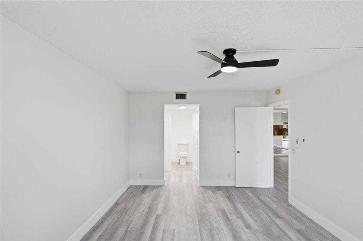 700 SW 128th Avenue 310c, Pembroke Pines, FL 33027 — photo 22 of 38