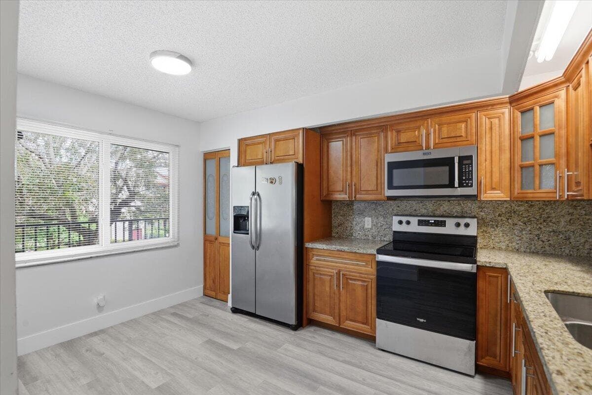 700 SW 128th Avenue 310c, Pembroke Pines, FL 33027 — photo 5 of 38