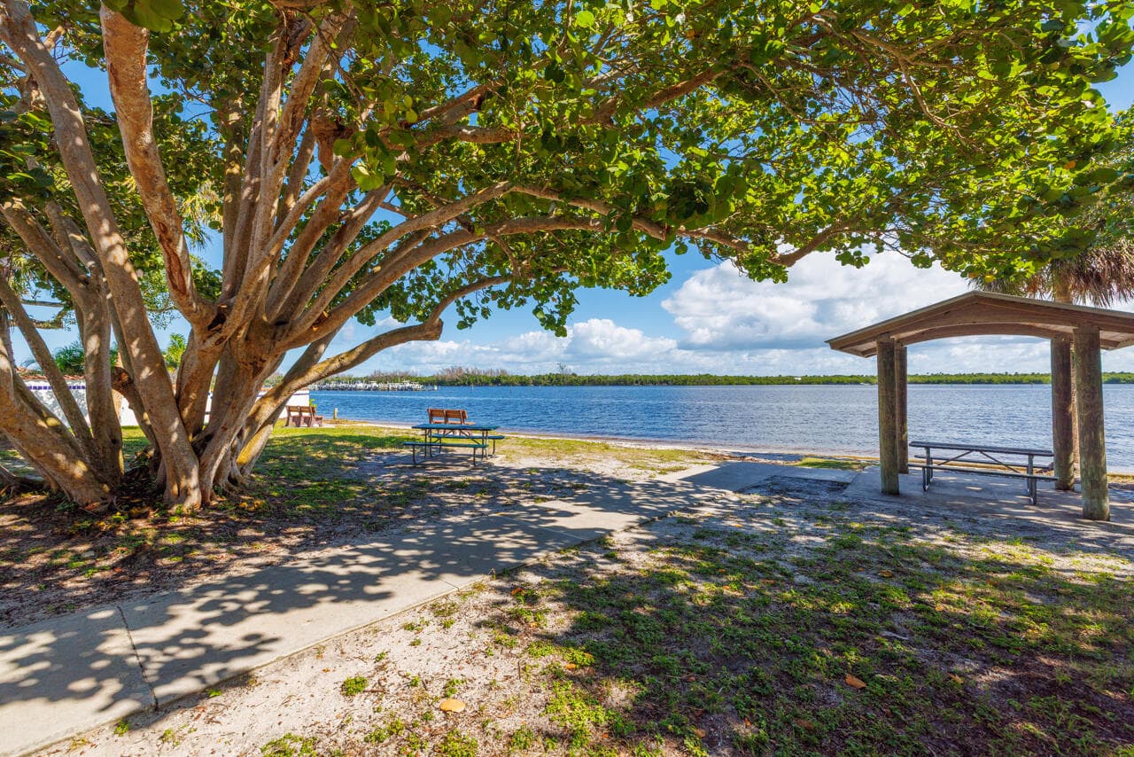 6197 SE Riverboat Drive 1008, Stuart, FL 34997 — photo 28 of 36