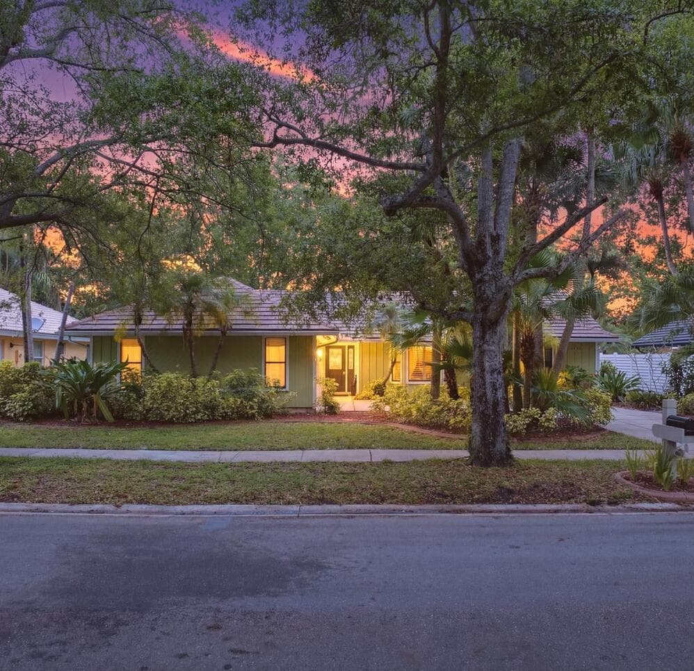 18546 Lake Bend Drive, Jupiter, FL 33458 — photo 1 of 40