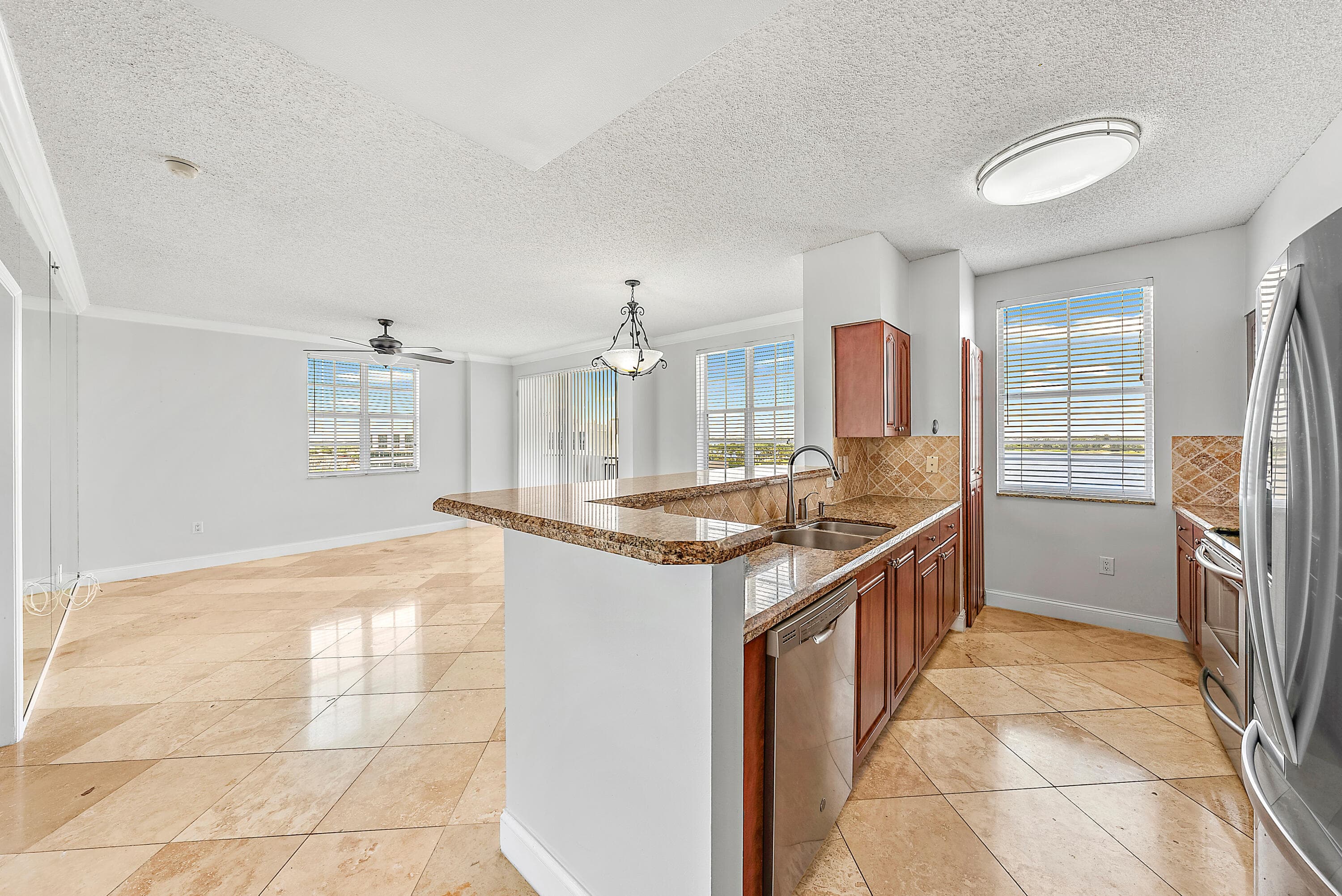 616 Clearwater Park Road 913, West Palm Beach, FL 33401 — photo 9 of 27