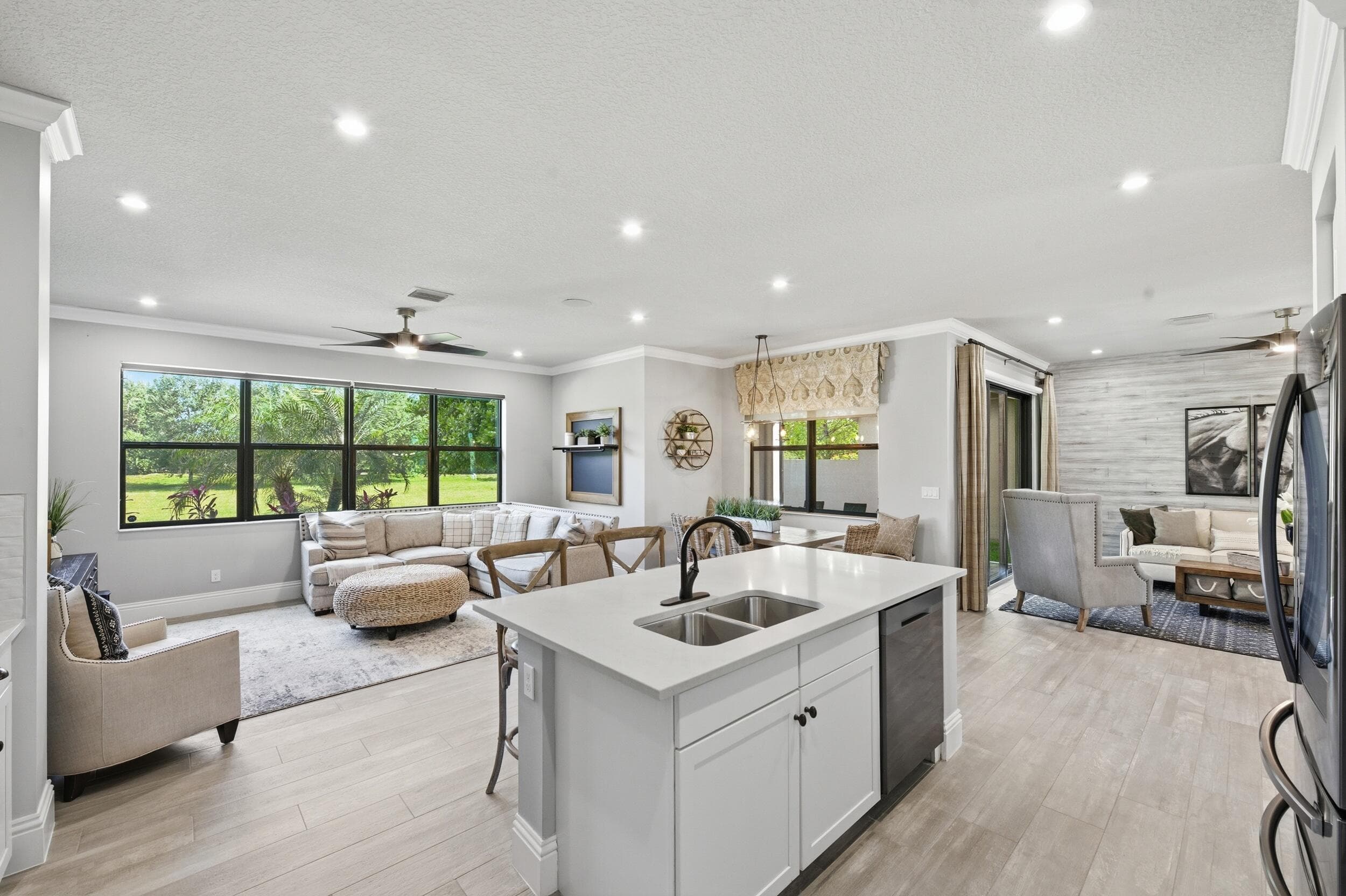 7605 Moonrise Drive, Lake Worth, FL 33467 — photo 8 of 38