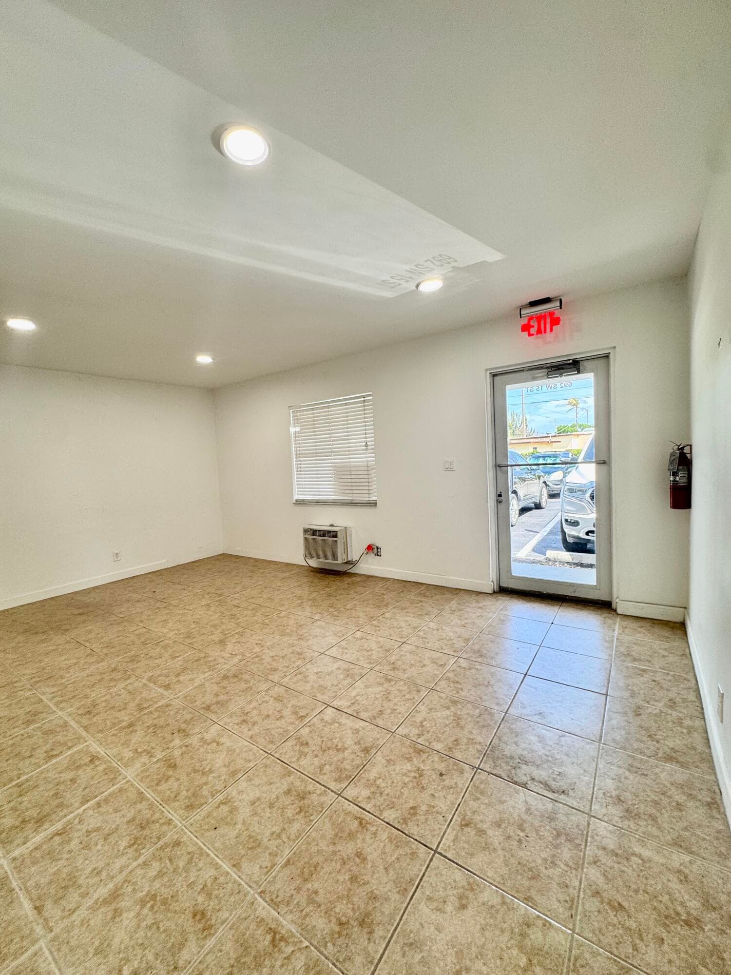 692 SW 15th Street 692, Pompano Beach, FL 33060 — photo 6 of 10