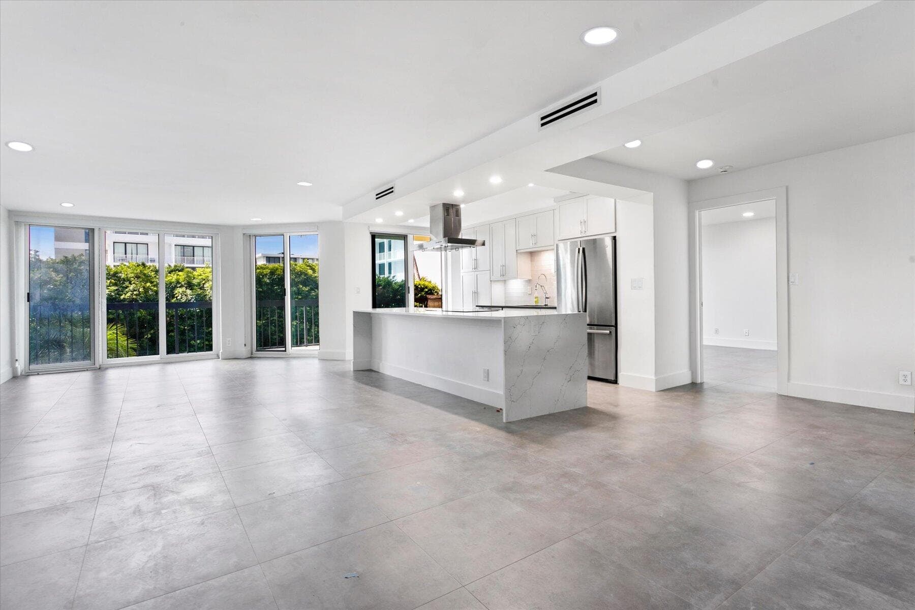 2778 S Ocean Boulevard 203s, Palm Beach, FL 33480 — photo 2 of 36