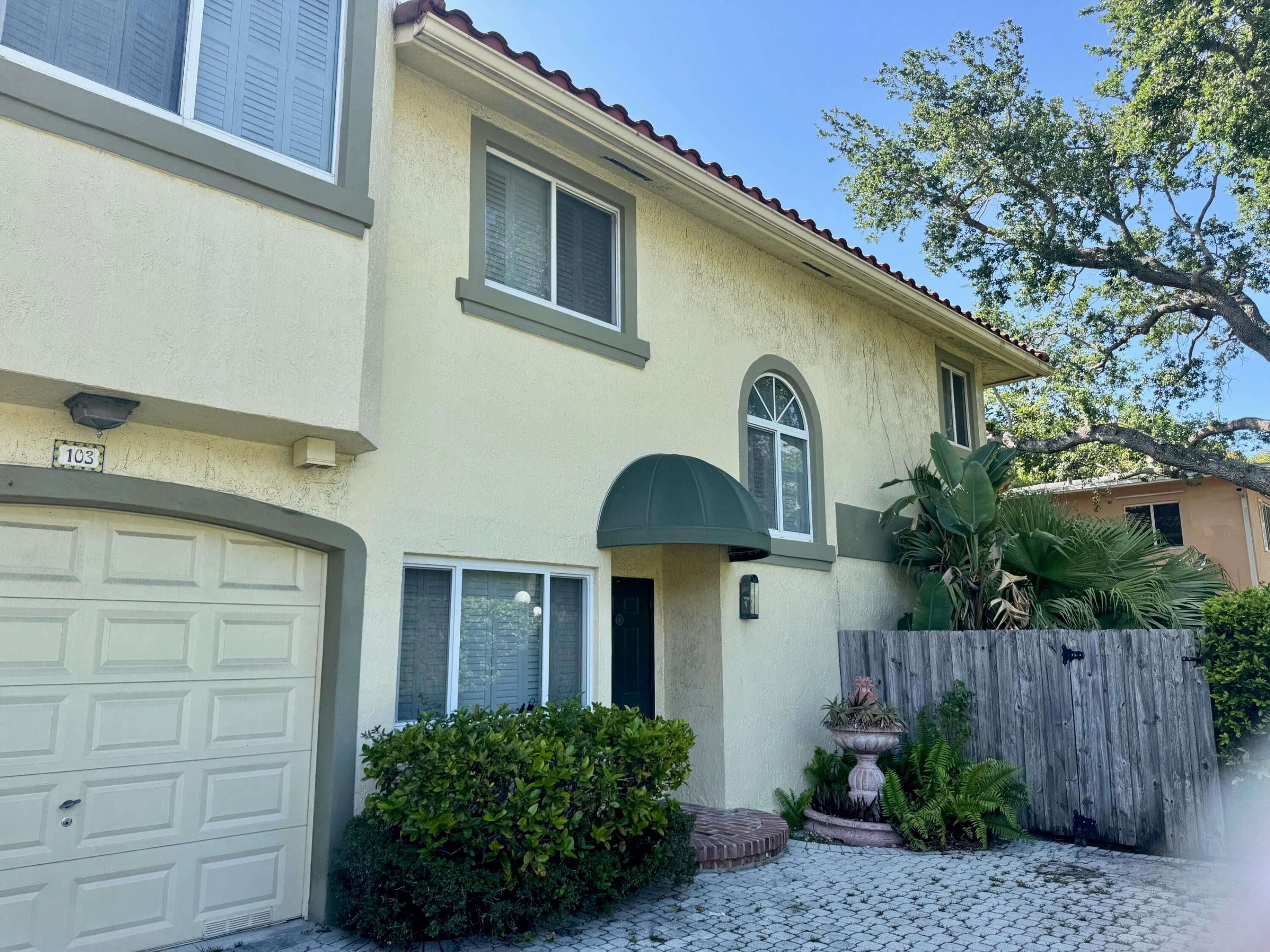103 NE 14th Avenue 5, Fort Lauderdale, FL 33301 — photo 2 of 17