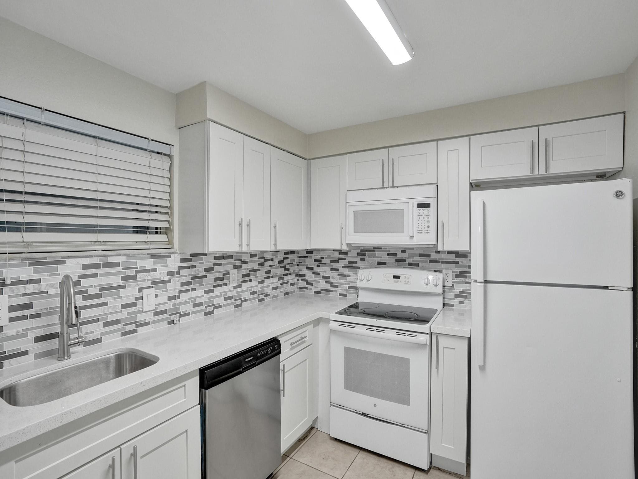 4205 N University Drive 108, Sunrise, FL 33351 — photo 6 of 41