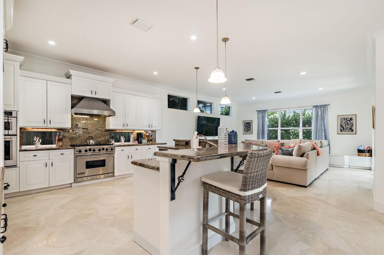 141 Gregory Place, West Palm Beach, FL 33405 — photo 6 of 36