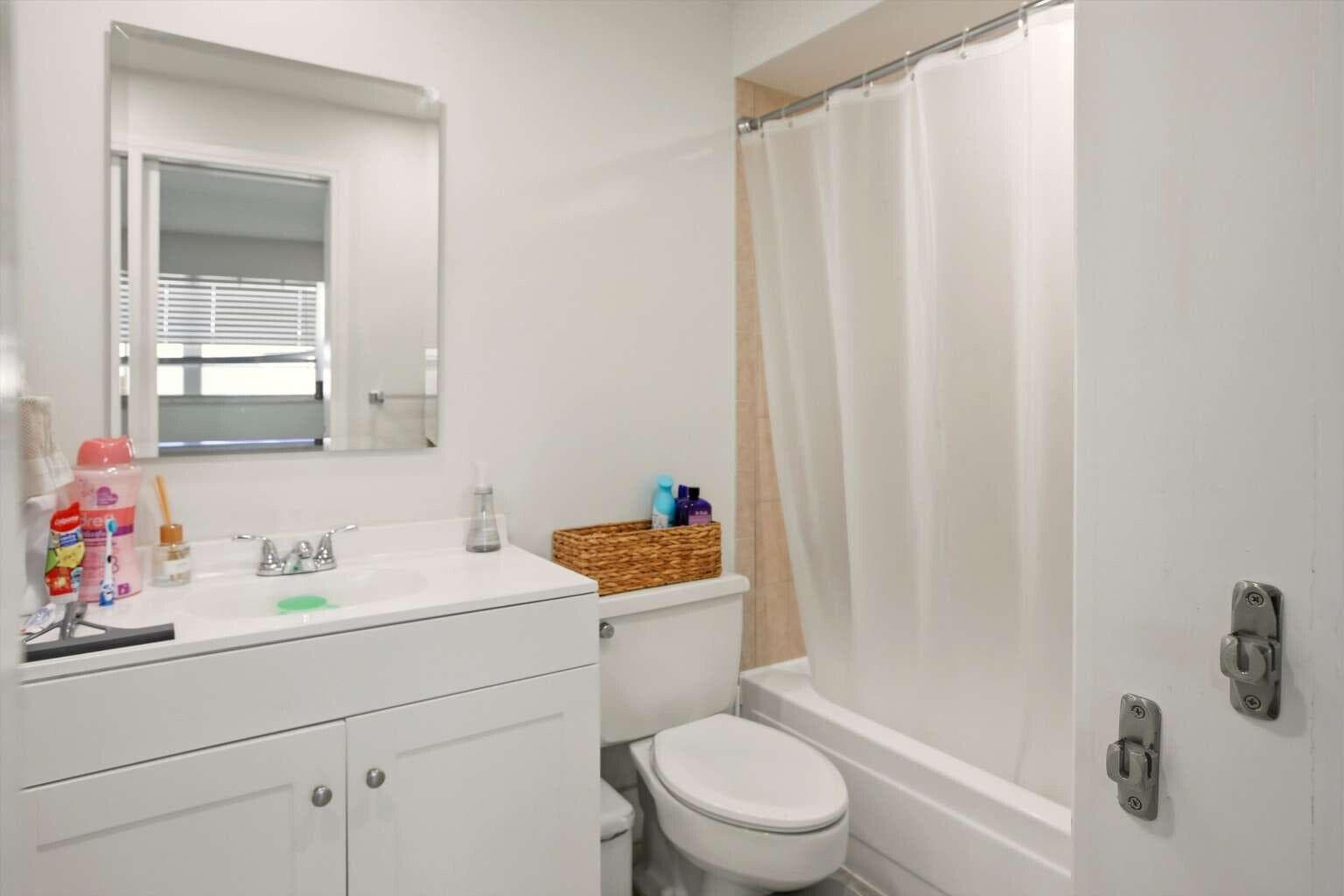 16750 NE 10th Avenue 312, North Miami Beach, FL 33162 — photo 12 of 24