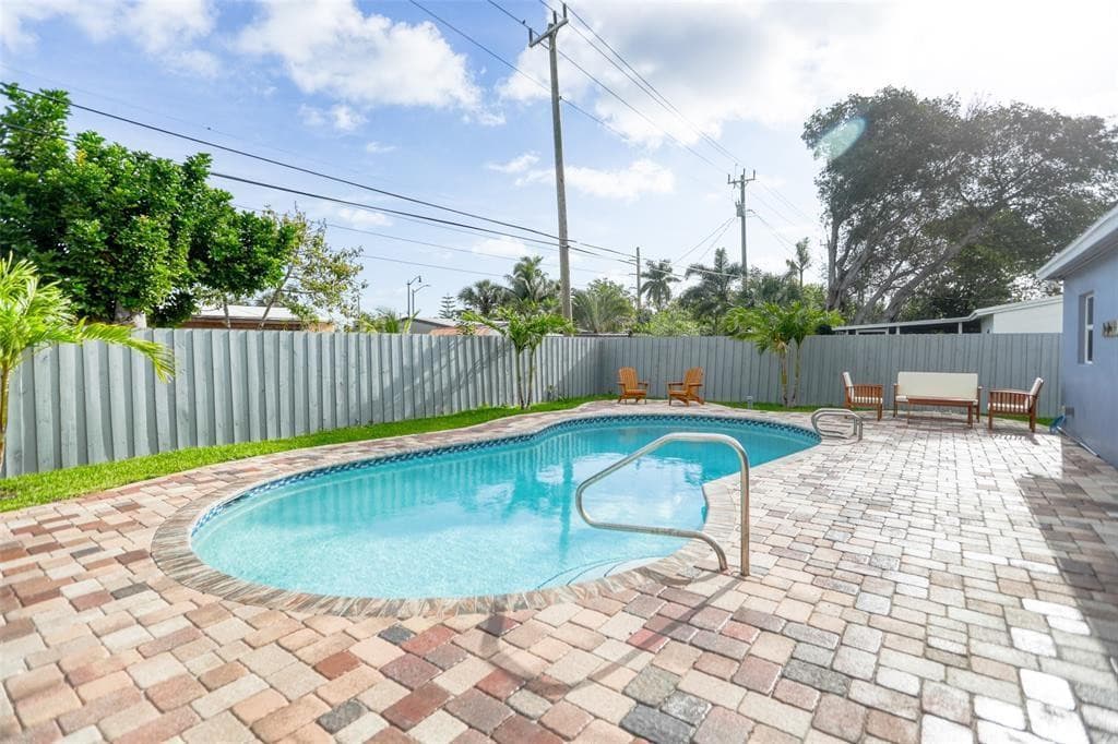 1437 NE 25th Street, Pompano Beach, FL 33064 — photo 2 of 9