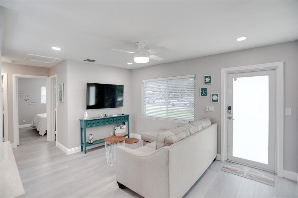 1437 NE 25th Street, Pompano Beach, FL 33064 — photo 3 of 9