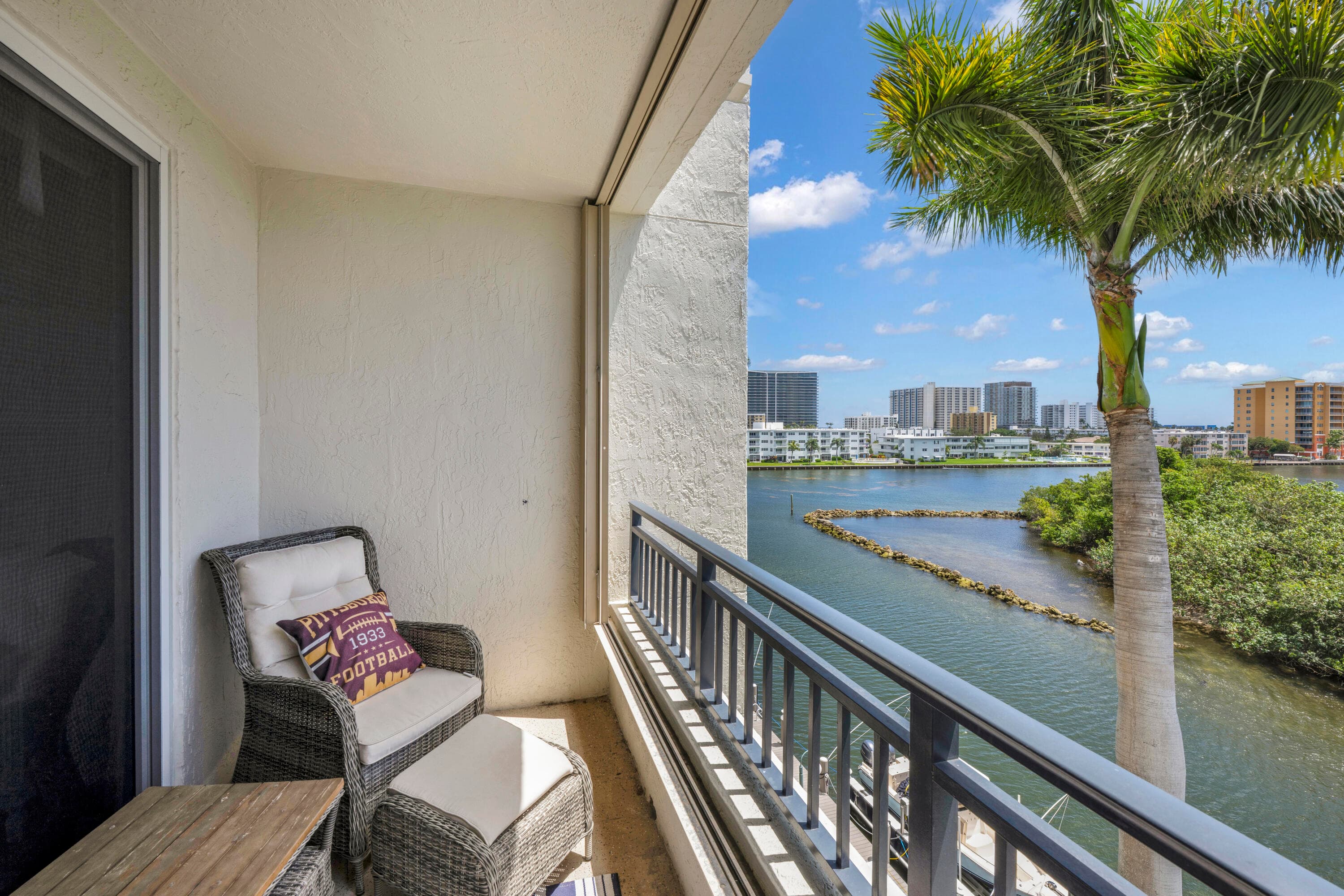 2880 NE 14th St Causeway 413, Pompano Beach, FL 33062 — photo 16 of 37