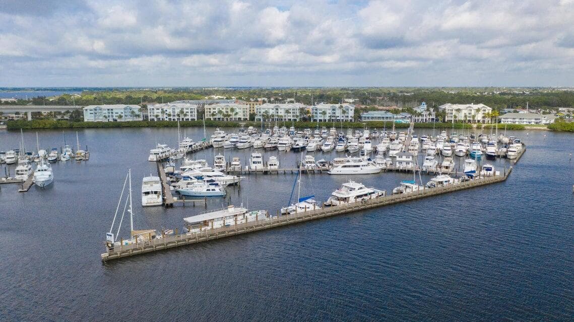 975 NW Flagler Avenue 403, Stuart, FL 34994 — photo