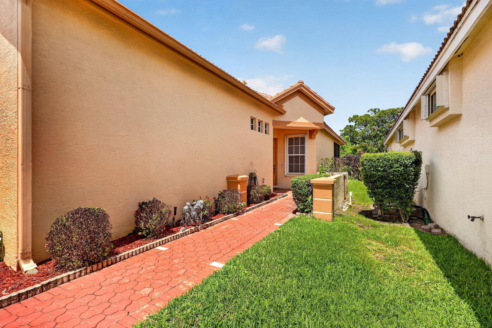 653 SW Munjack Cove, Port St. Lucie, FL 34986 — photo 4 of 47