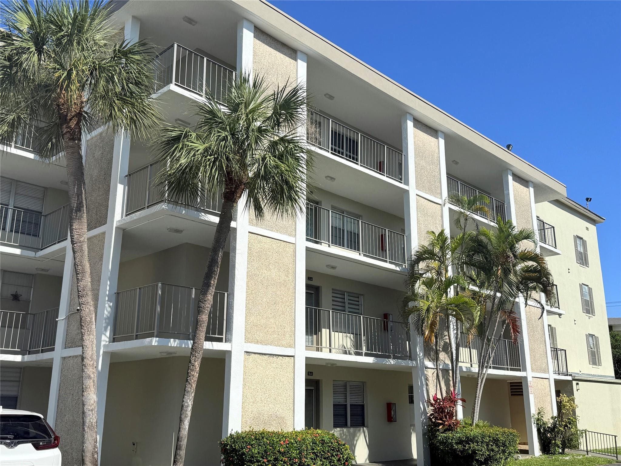 2901 NW 48th Avenue 163, Lauderdale Lakes, FL 33313 — photo 6 of 33