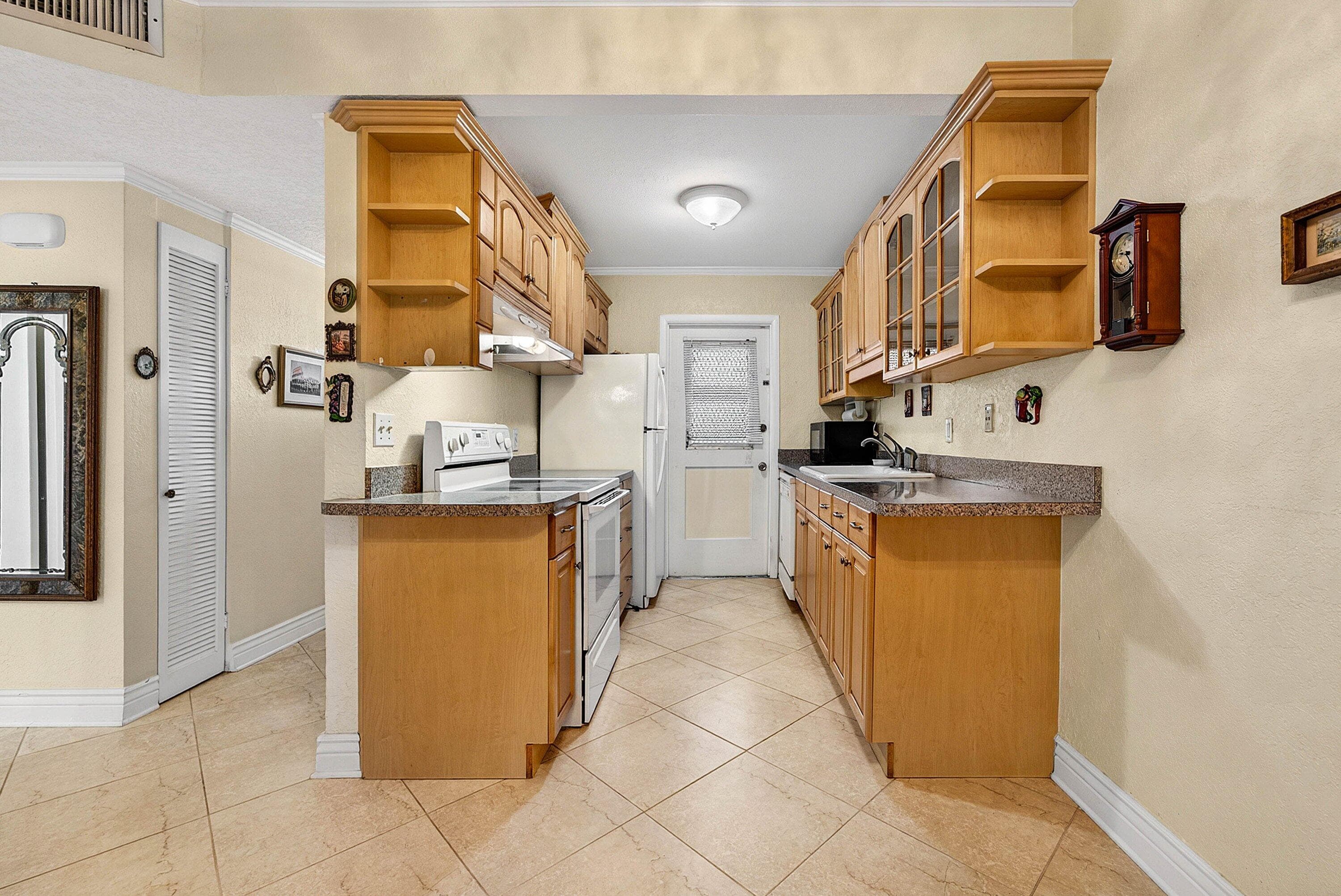300 NE 20th Street 308, Boca Raton, FL 33431 — photo 6 of 40