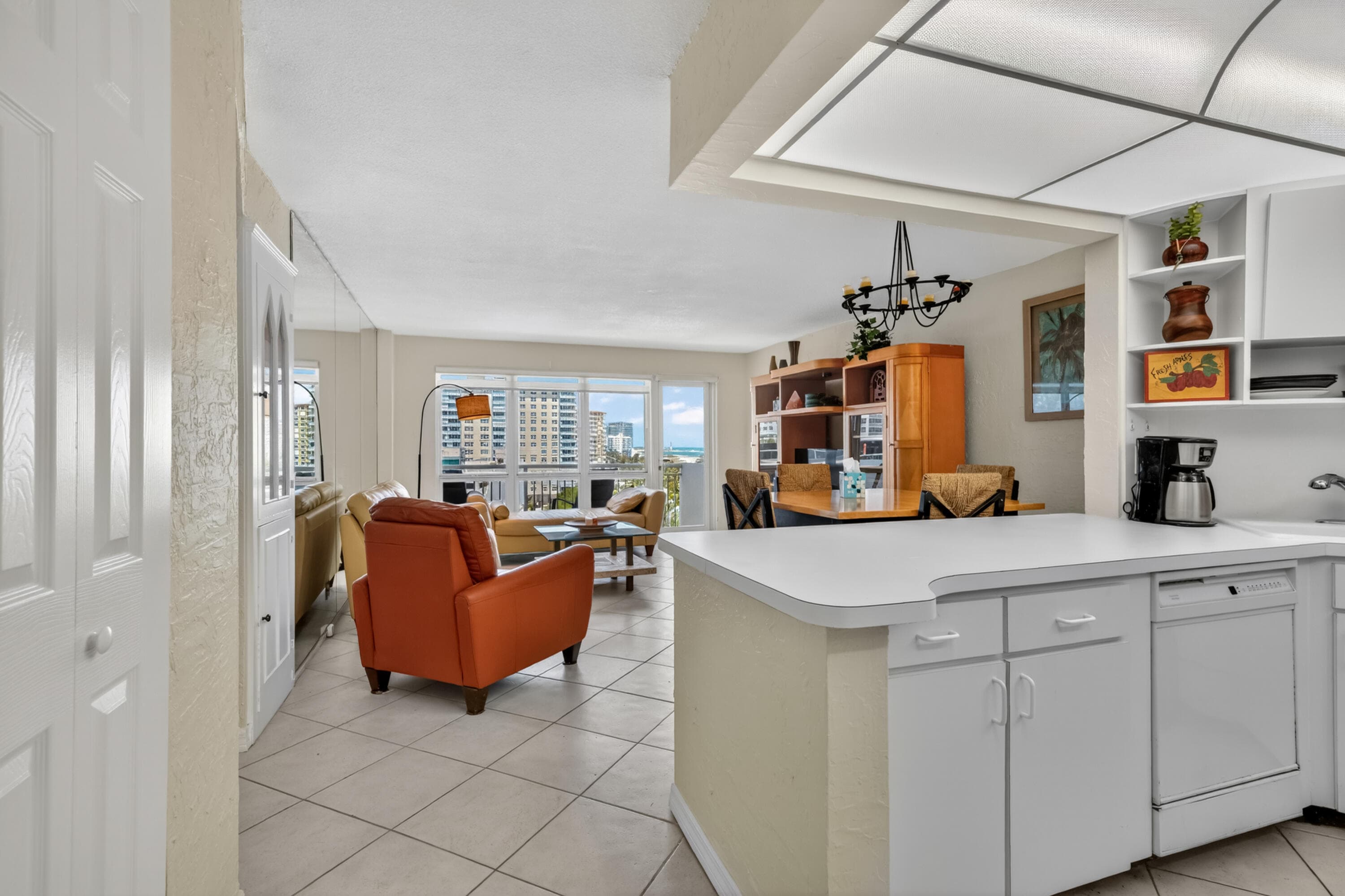 133 N Pompano Beach Boulevard 708, Pompano Beach, FL 33062 — photo 10 of 32