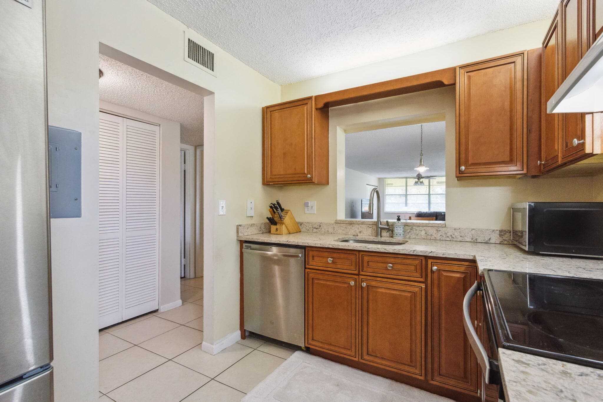 2825 SW 22nd Avenue 201, Delray Beach, FL 33445 — photo 13 of 30
