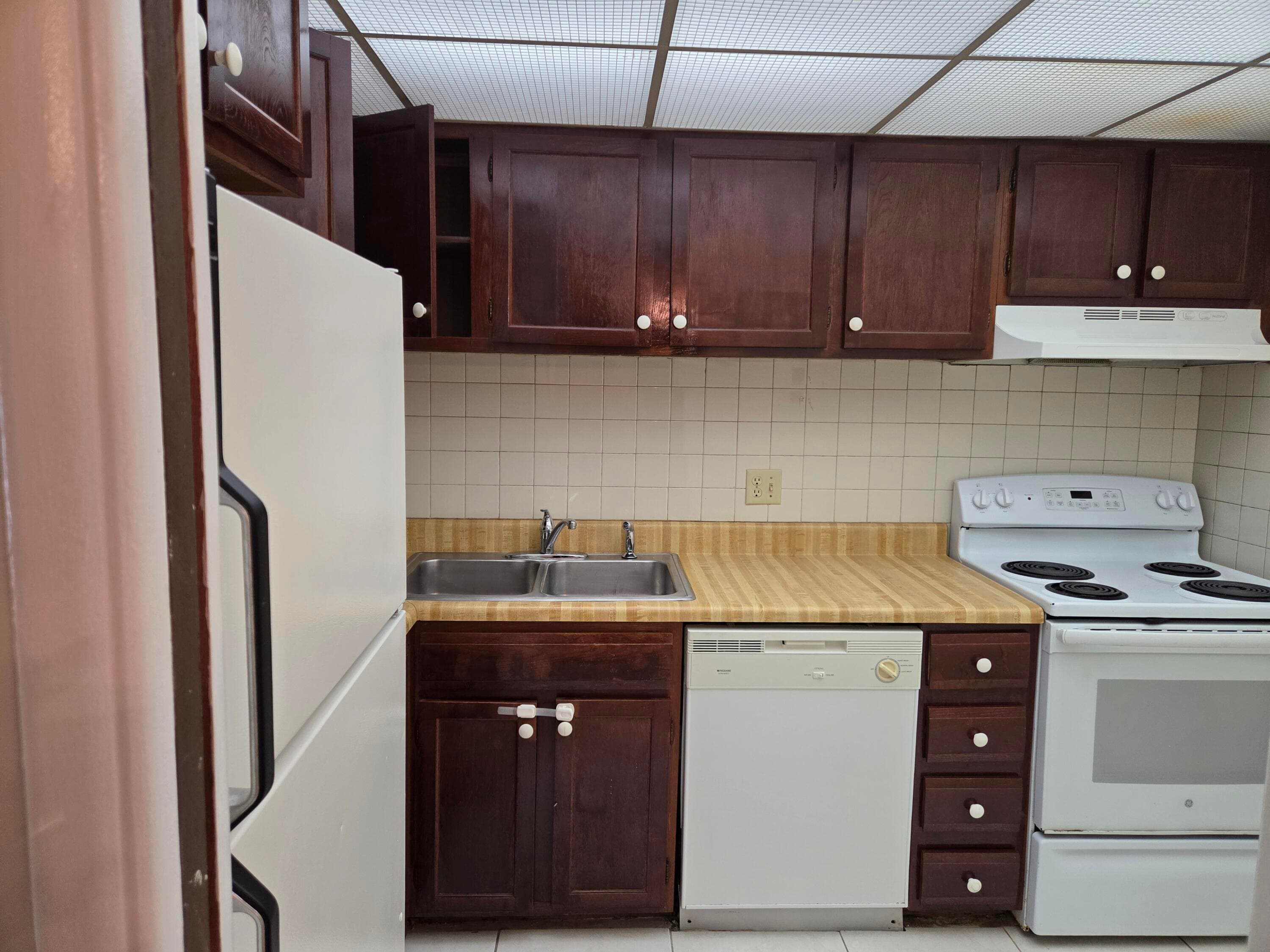 3750 Inverrary Drive 2c, Lauderhill, FL 33319 — photo 8 of 12