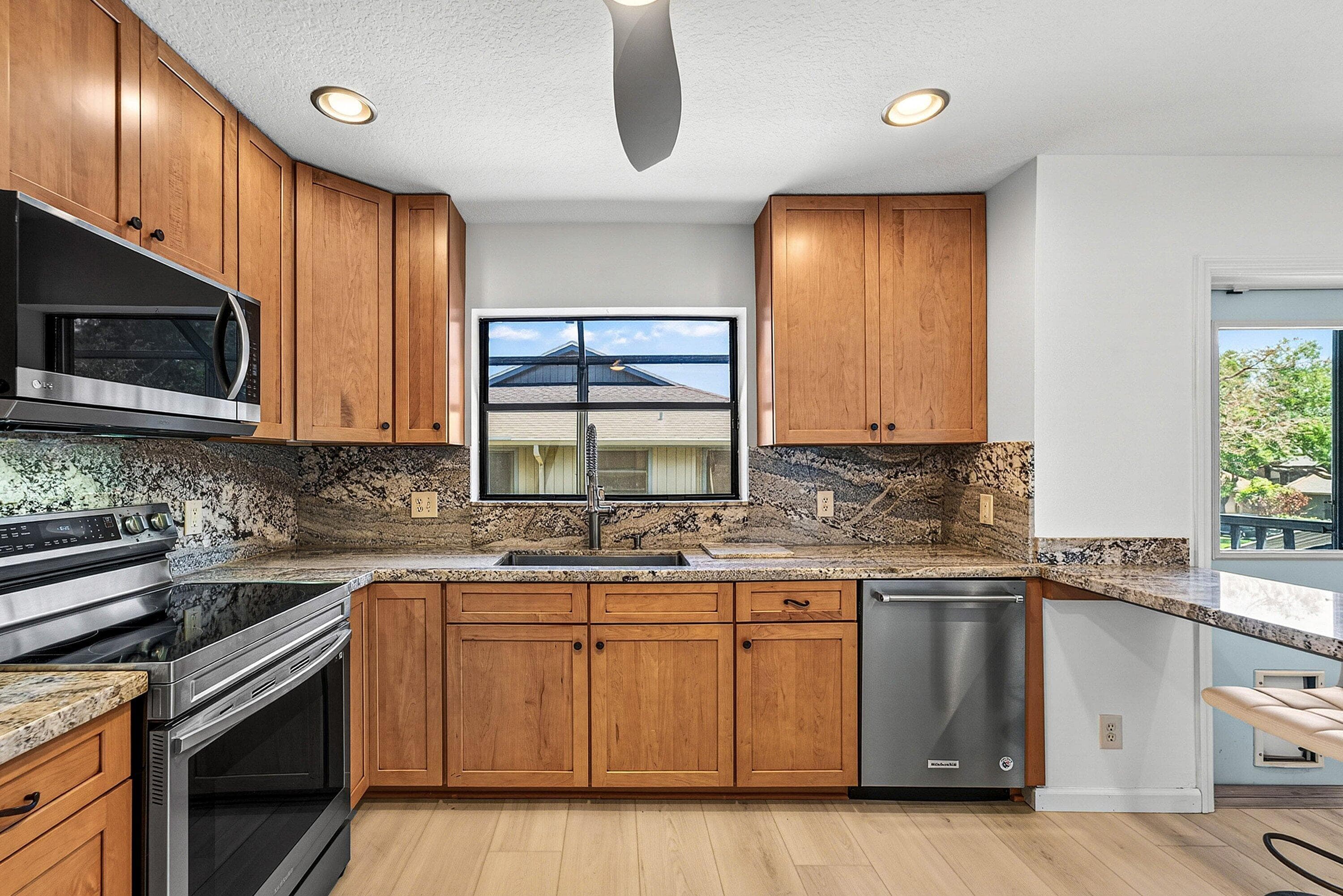 5662 SE Schooner Oaks Way, Stuart, FL 34997 — photo 10 of 40