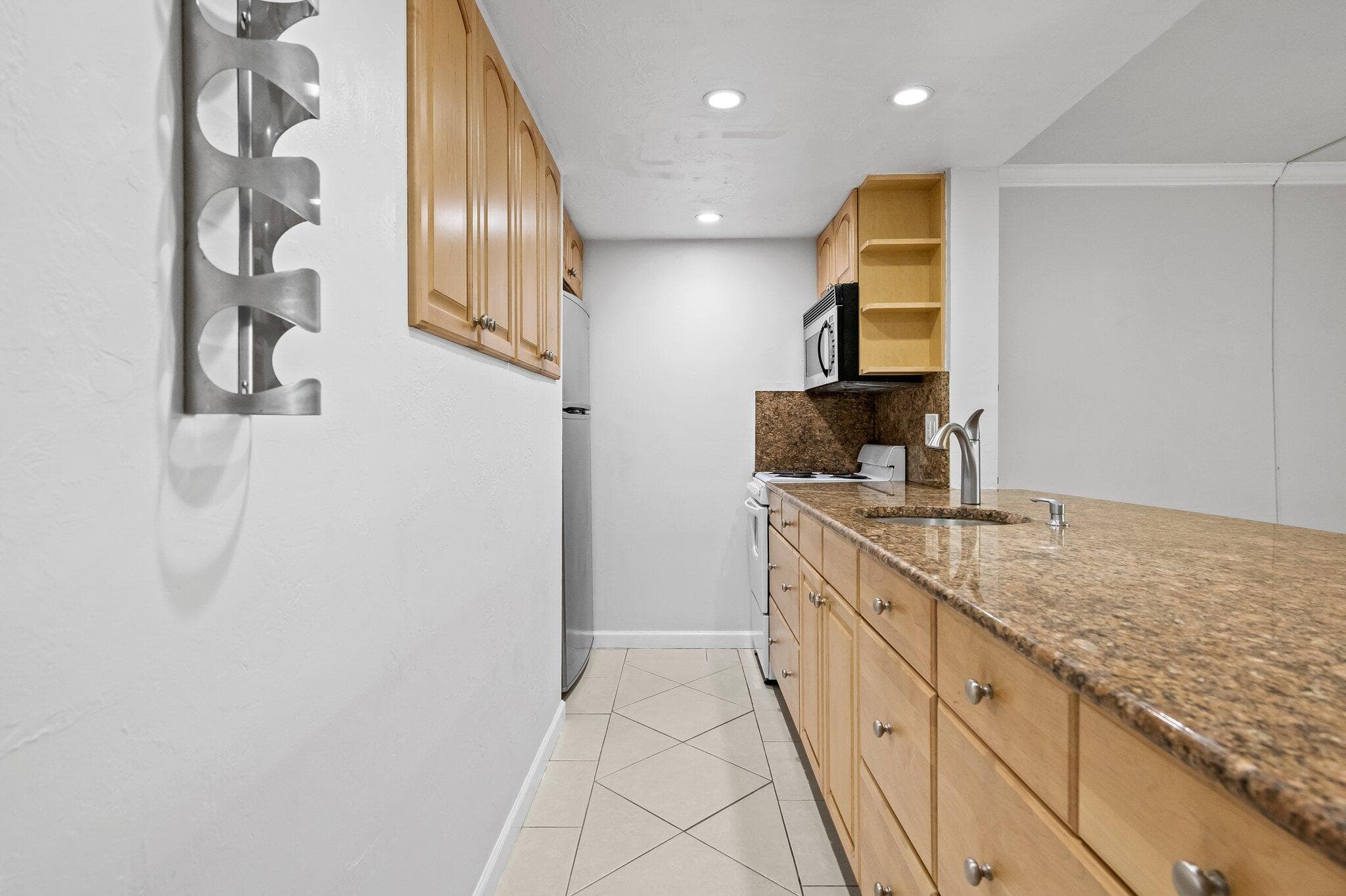 1012 SE 15th Street 2, Fort Lauderdale, FL 33316 — photo 6 of 29