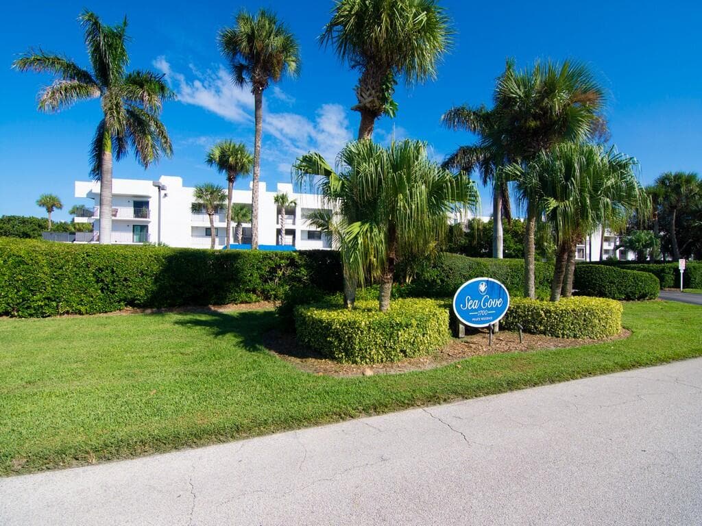 1700 Ocean Drive 306, Vero Beach, FL 32963 — photo 2 of 42