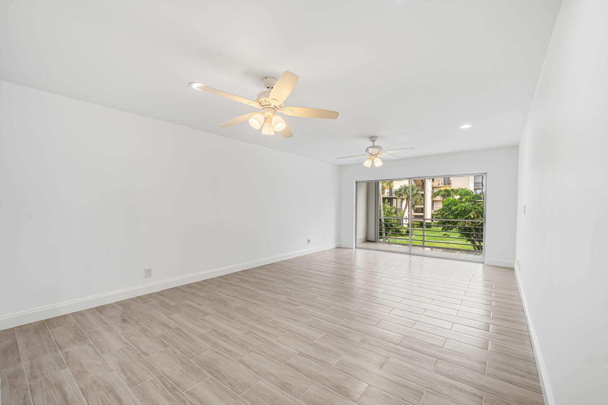 200 S Waterway Dr Drive S 202, Lantana, FL 33462 — photo 7 of 32