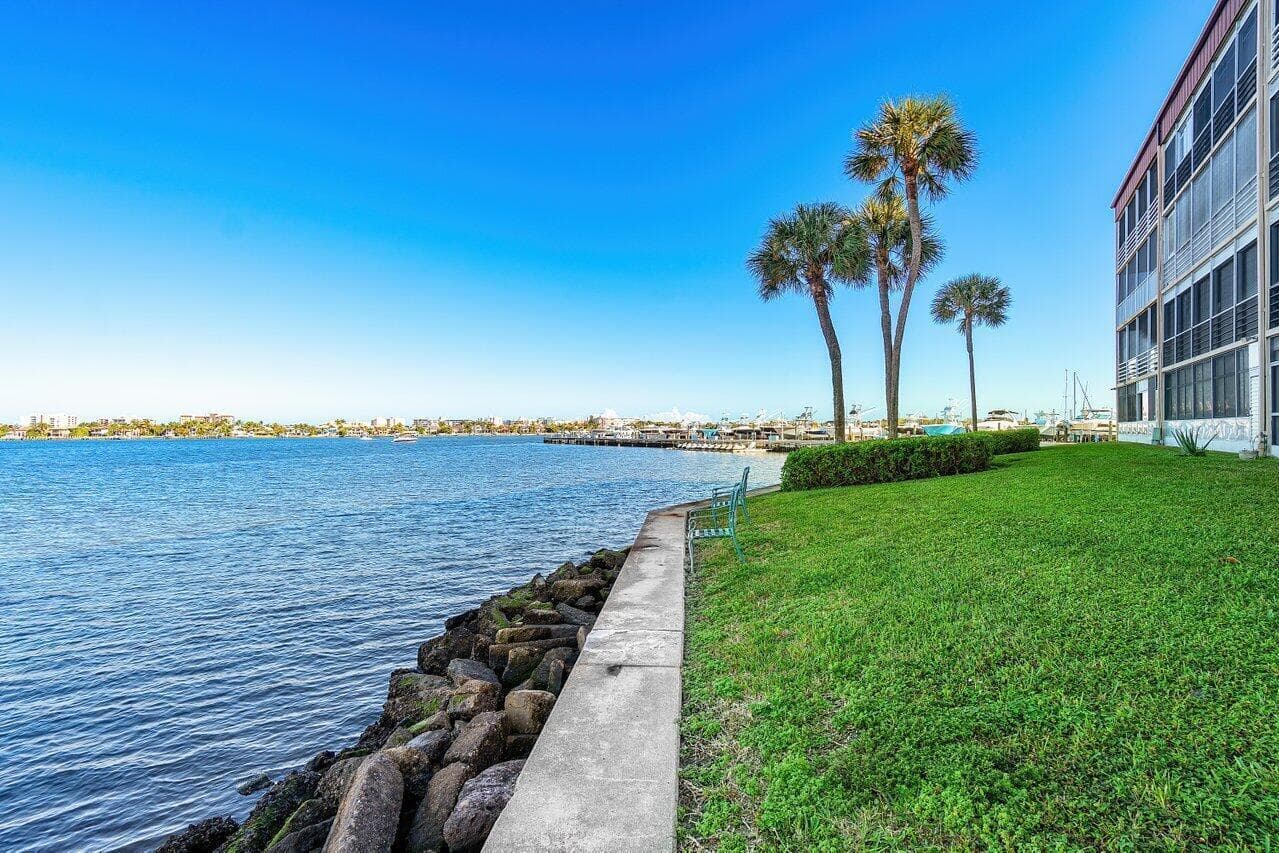 200 S Waterway Dr Drive S 202, Lantana, FL 33462 — photo 4 of 32