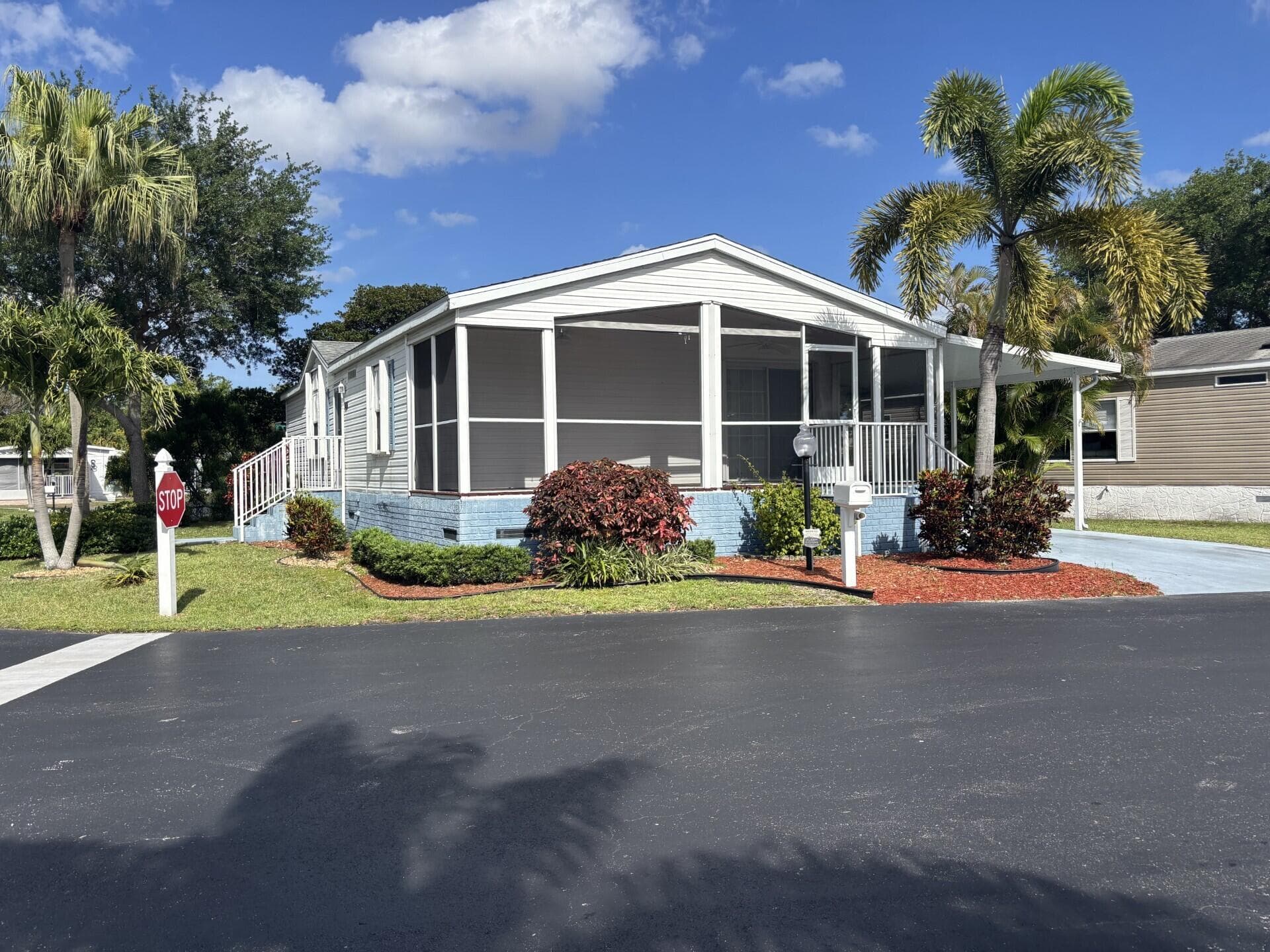 6950 NW 44th Avenue, Coconut Creek, FL 33073 — photo 2 of 44